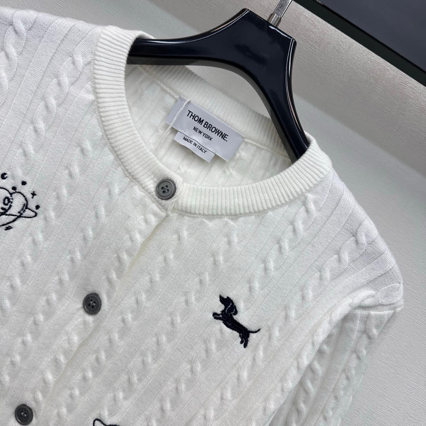 C19556 TB*2026 new product launched: embroidered knitted cardigan. Custom YB imported knitting material – soft and smooth, breathable and comfortable for the skin. Features a round neck with single-button closure; complemented by classic four-stripe ribbi — image 3