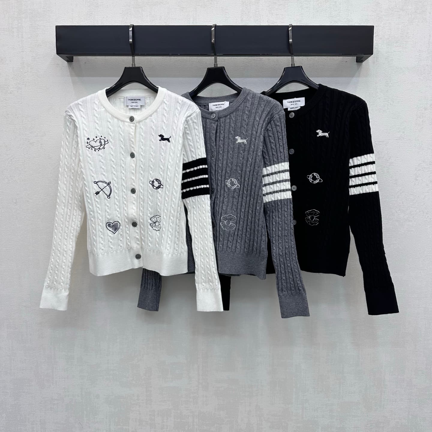 C19551 TB*2026 new product launched. Embroidered knitted sweater with open collar design. Customized YB imported knitting material – soft and smooth, breathable, and comfortable for the skin. Features a round collar and single-button opening design; compl — image 8