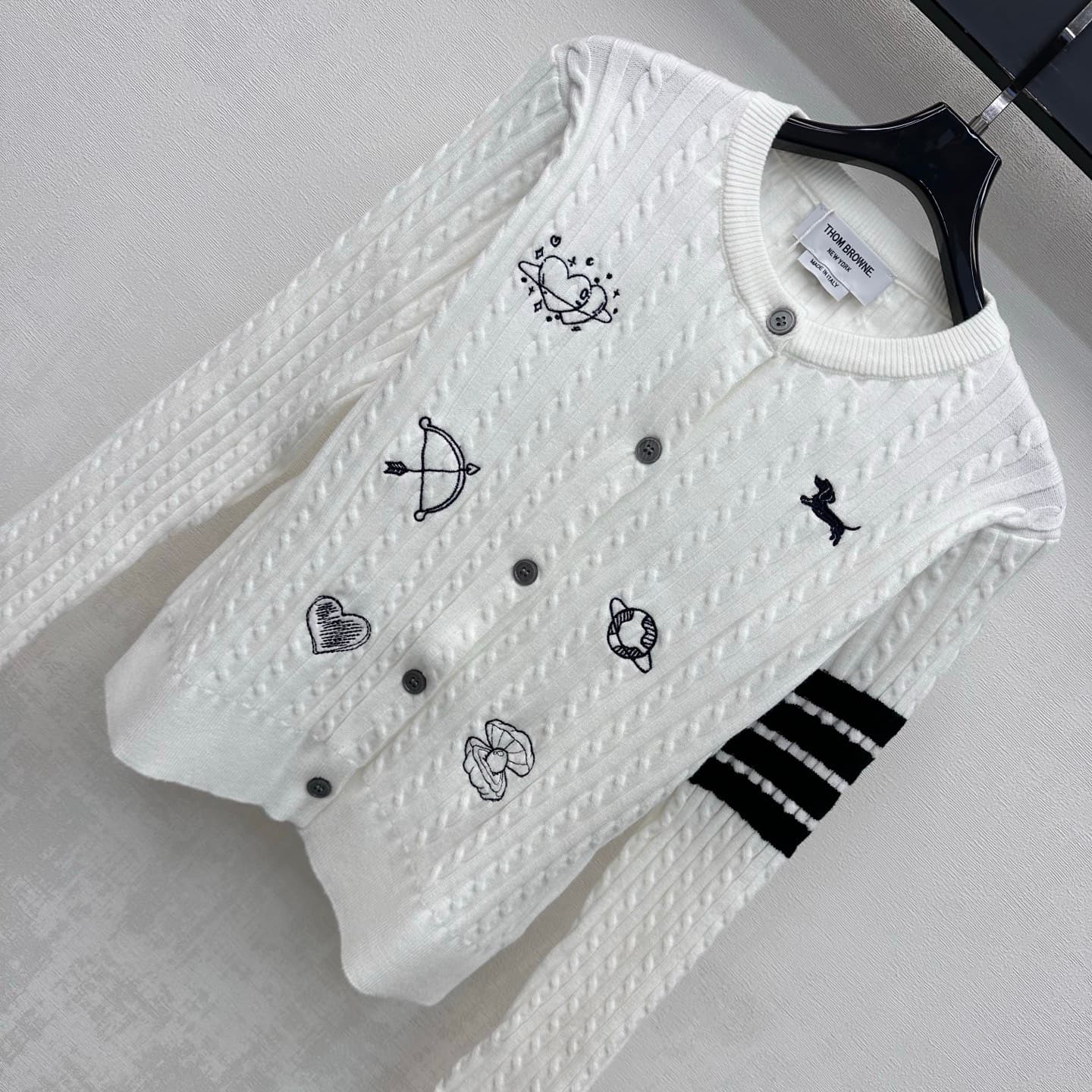 C19556 TB*2026 new product launched: embroidered knitted cardigan. Custom YB imported knitting material – soft and smooth, breathable and comfortable for the skin. Features a round neck with single-button closure; complemented by classic four-stripe ribbi — image 2