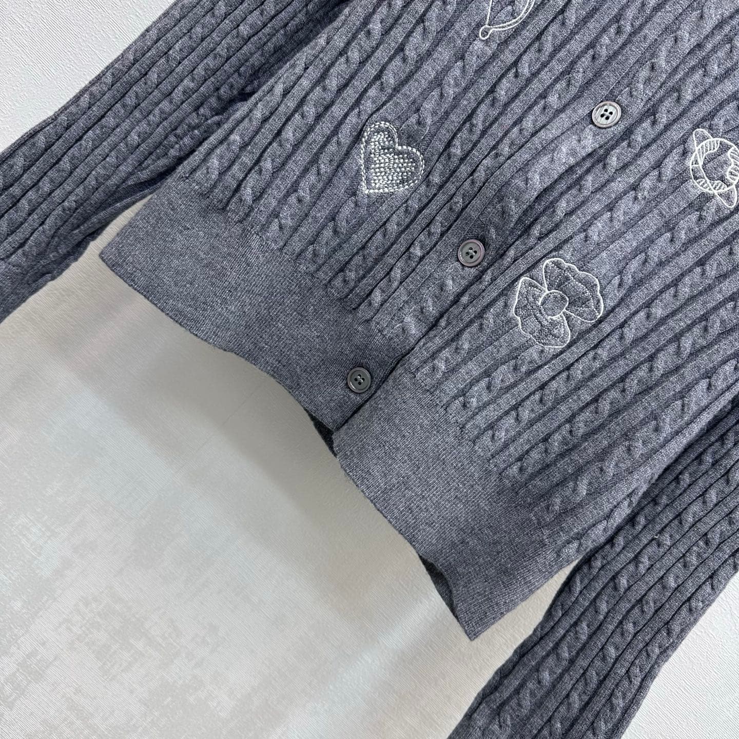 C19553 TB*2026 new product launched: embroidered knitted cardigan. Customized YB imported knitting material – soft and smooth, breathable, and gentle on the skin. Features a round collar with single-button closure; adorned with classic four-stripe ribbons — image 4