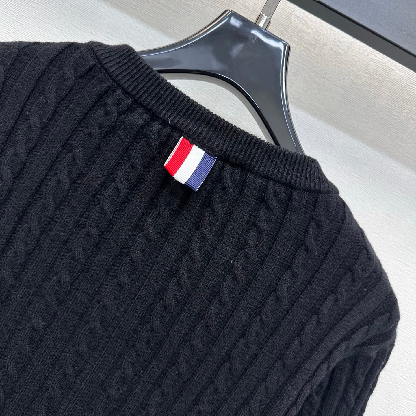 C19551 TB*2026 new product launched. Embroidered knitted sweater with open collar design. Customized YB imported knitting material – soft and smooth, breathable, and comfortable for the skin. Features a round collar and single-button opening design; compl — image 7