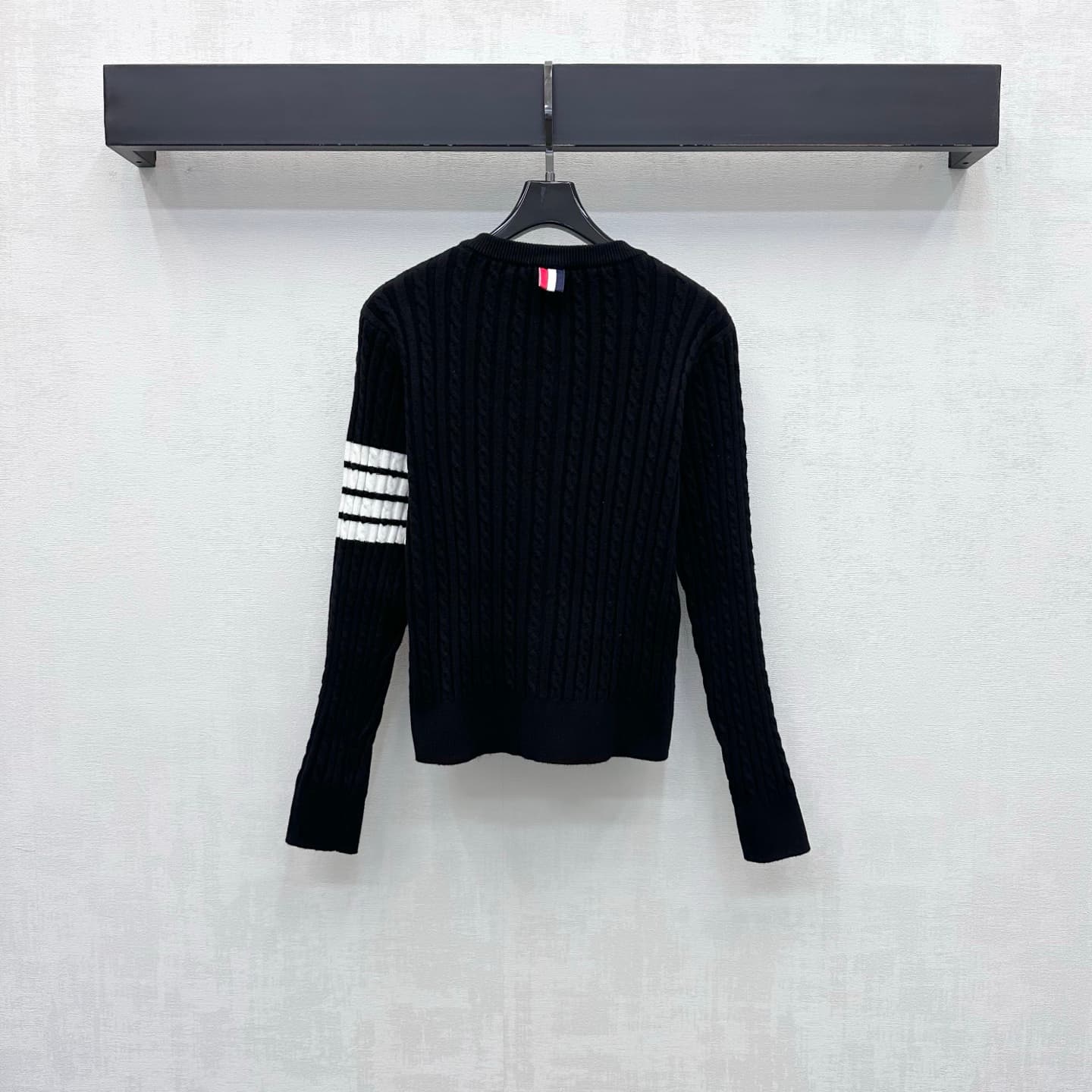 C19551 TB*2026 new product launched. Embroidered knitted sweater with open collar design. Customized YB imported knitting material – soft and smooth, breathable, and comfortable for the skin. Features a round collar and single-button opening design; compl — image 5
