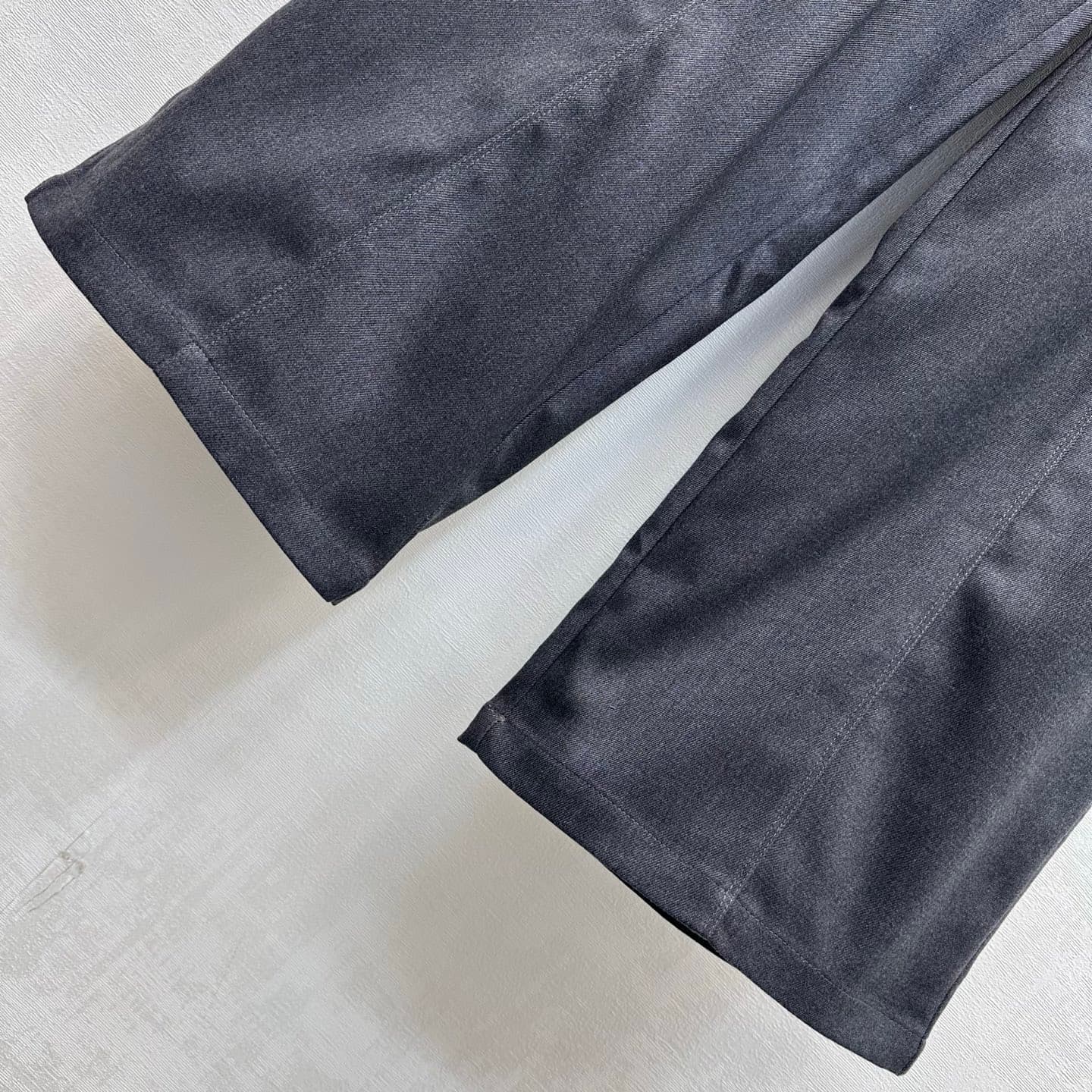 C19561 Prad*2026 new product launched. Gold buckle triangular pocket trousers with wide legs. Customized YB imported cotton blend material – soft, smooth, and wrinkle-resistant. Features a high-waist design with gold buckles for opening and closing. Combi — image 4