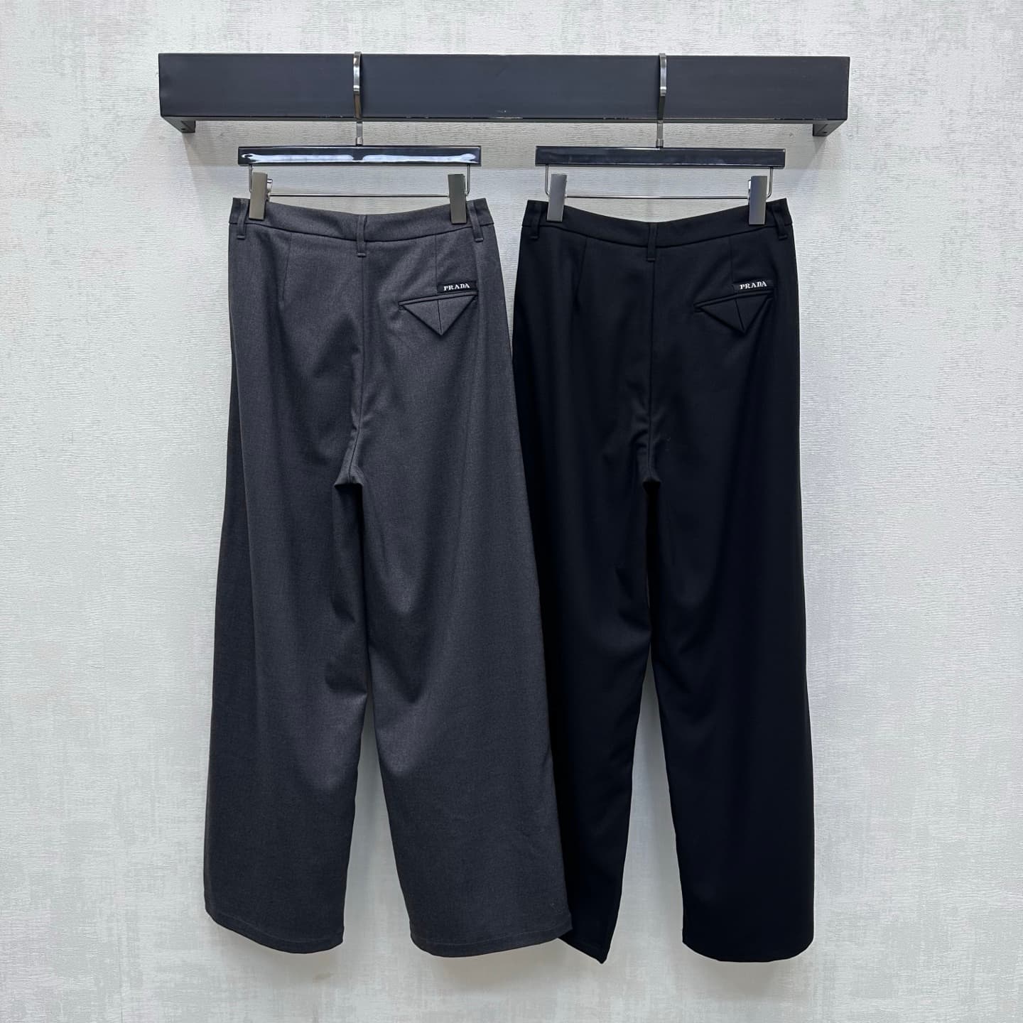 C19559 Prad*2026 new product launched. Gold buckle triangular pocket wide-leg pants. Customized with YB imported cotton blend material; smooth and wrinkle-resistant. Features a high-waist design with gold buckles for opening and closing. Combined with fro — image 8