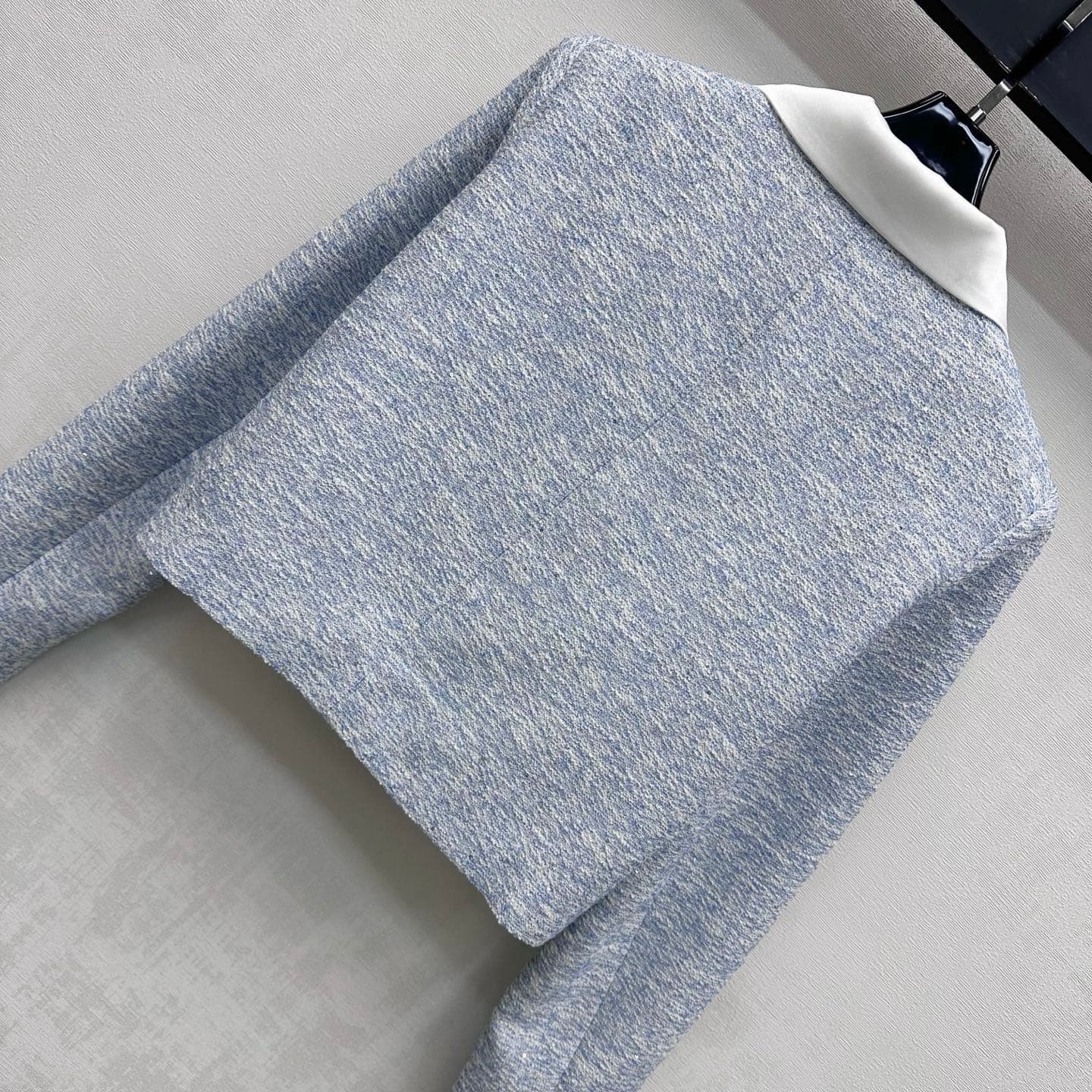 C19568 Chane*2026 new product launched. White silk bow tweed set for office workers. Customized YB imported mixed-colored tweed material with rich texture. Elegant and stylish design; featuring a contrasting white satin collared top and single-row stud bu — image 5