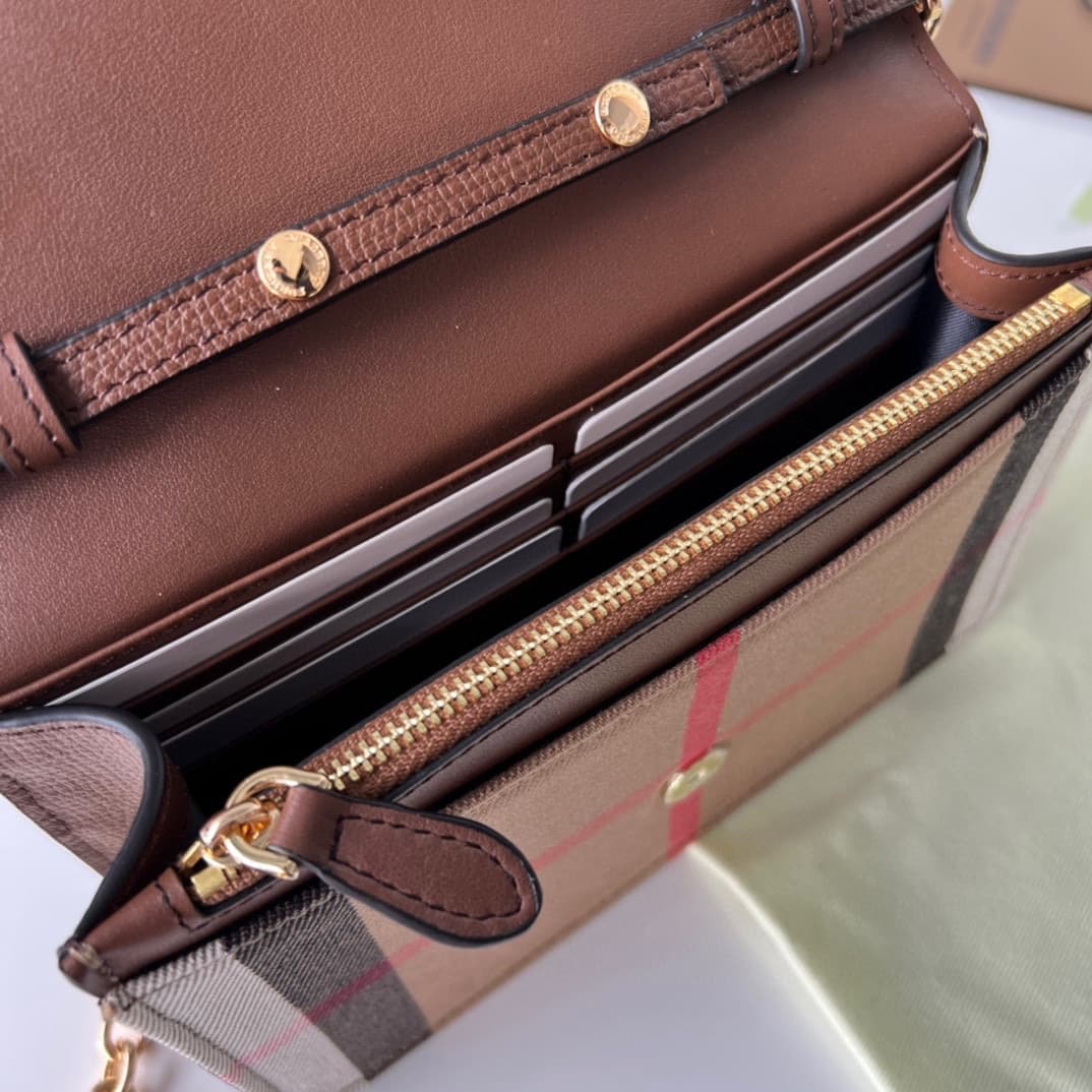 C56 230【Burberry•Burberry】Original design products 🇮🇹～～Dual-purpose shoulder and handbag 🎉👉 The fine [rose] soft imported calfskin material combined with checkered fabric, golden hardware accessories, 👍 Quality equivalent to that of a retail store, precis — image 7