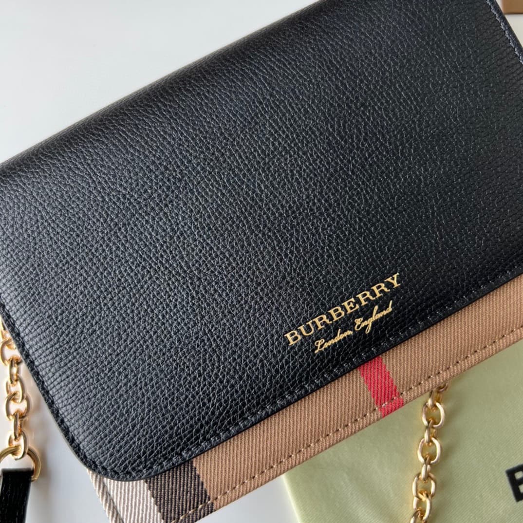 C55 230【Burberry•Burberry】Original design products 🇮🇹～～Dual-purpose shoulder and handbag 🎉👉 Fine[Rose] soft imported calfskin fabric combined with check pattern material, golden hardware details, 👍 Quality equivalent to that of a specialty store, precise  — image 4