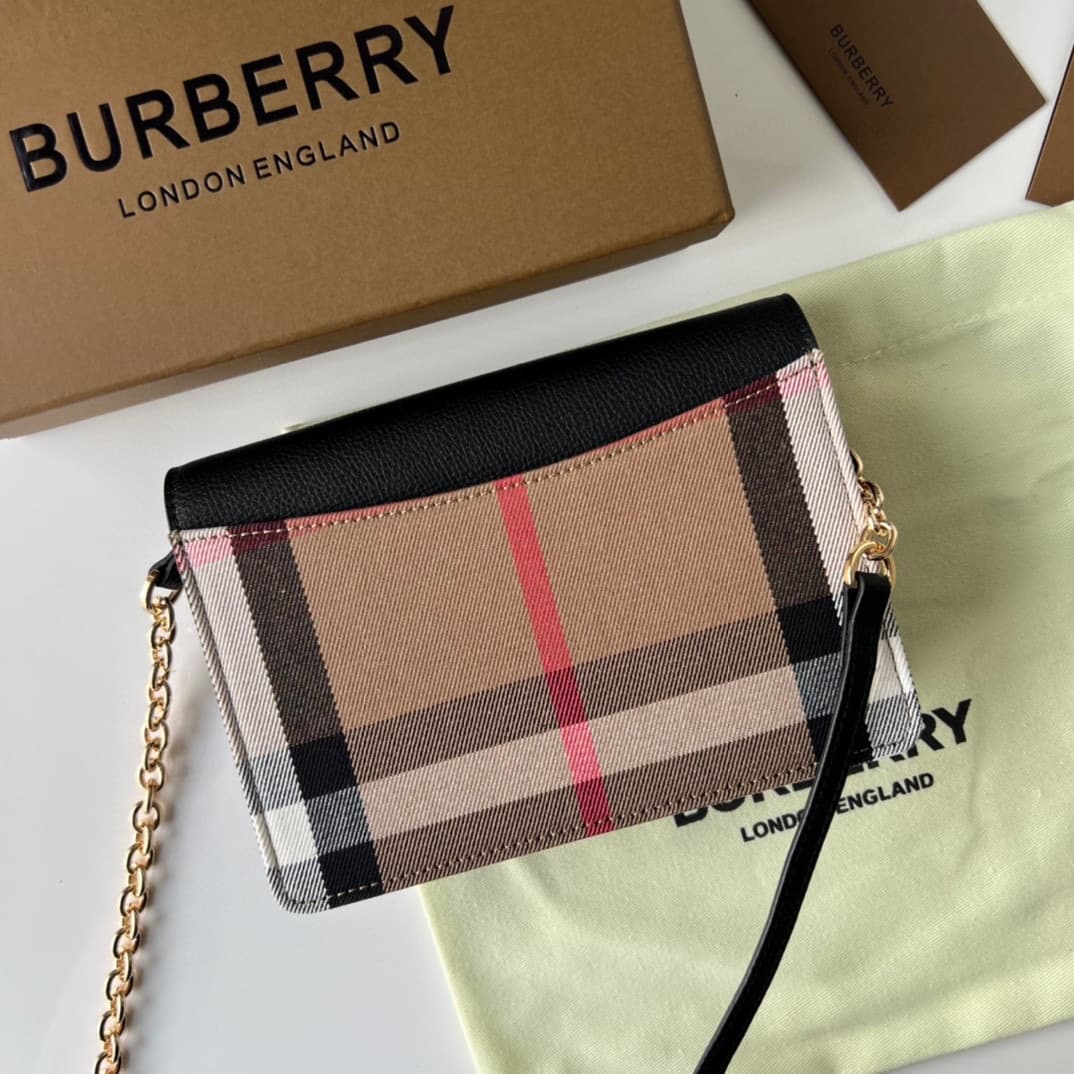 C55 230【Burberry•Burberry】Original design products 🇮🇹～～Dual-purpose shoulder and handbag 🎉👉 Fine[Rose] soft imported calfskin fabric combined with check pattern material, golden hardware details, 👍 Quality equivalent to that of a specialty store, precise  — image 2