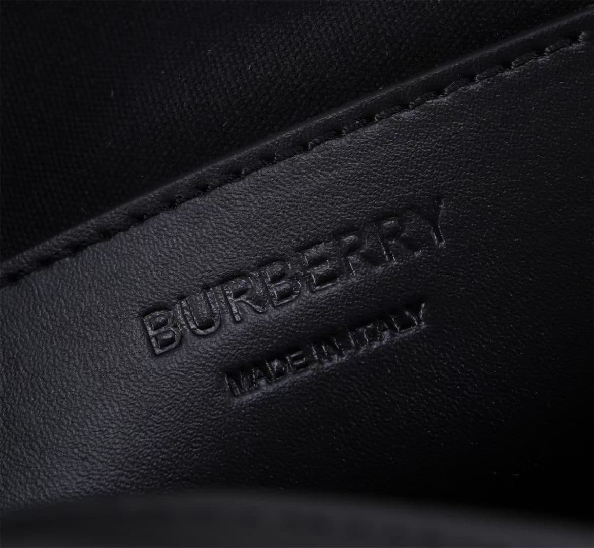 C77 The exquisite crossbody backpack is made of Burberry check pattern and smooth leather materials. — image 7