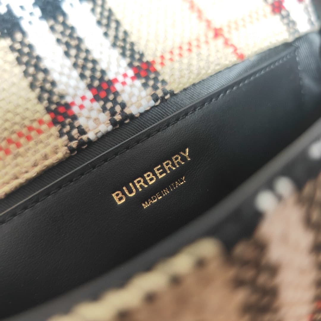 C51 Burberry plaid woolen coat Lola — image 8