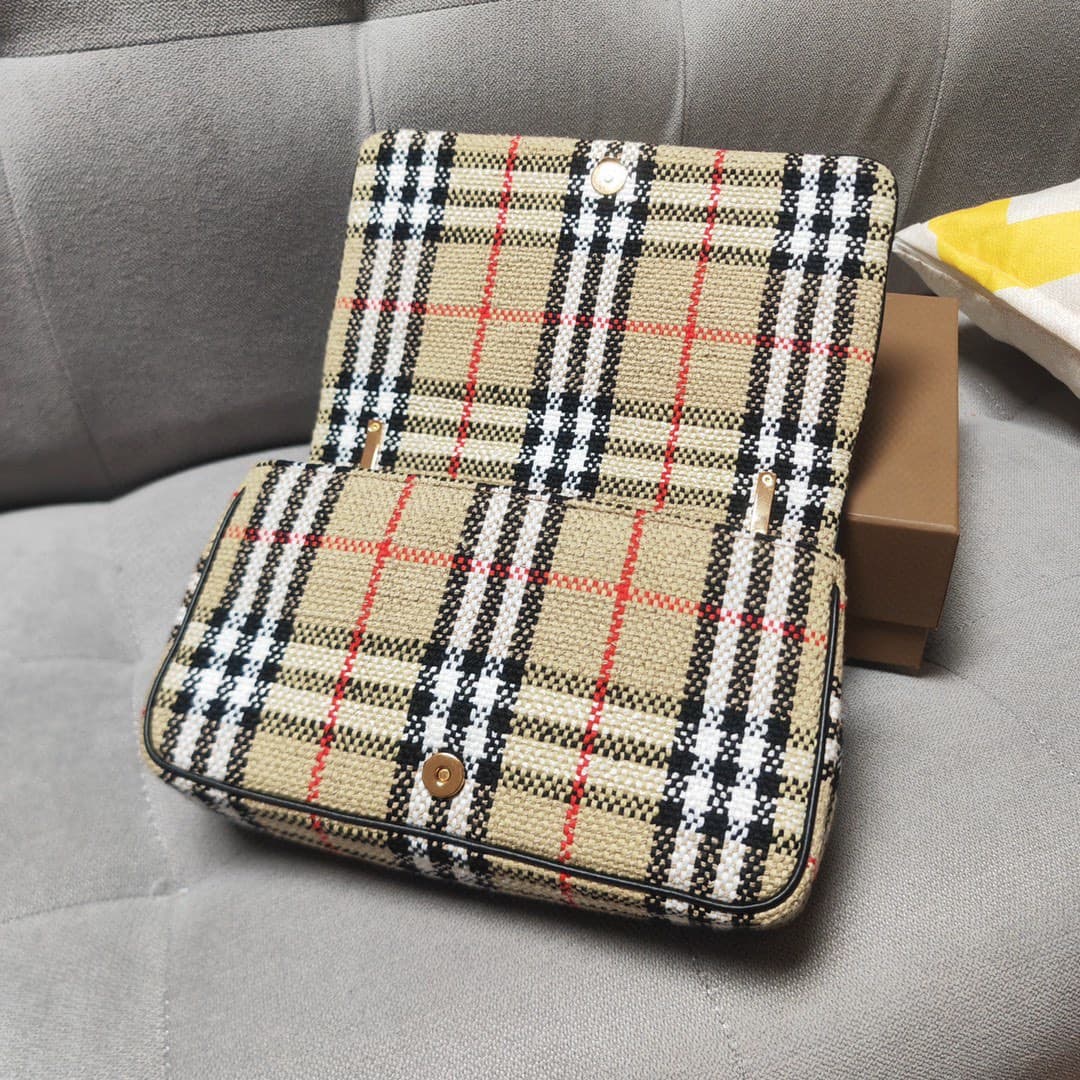 C51 Burberry plaid woolen coat Lola — image 6