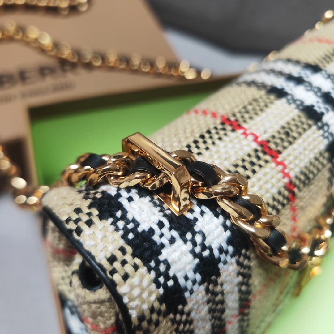 C51 Burberry plaid woolen coat Lola — image 3