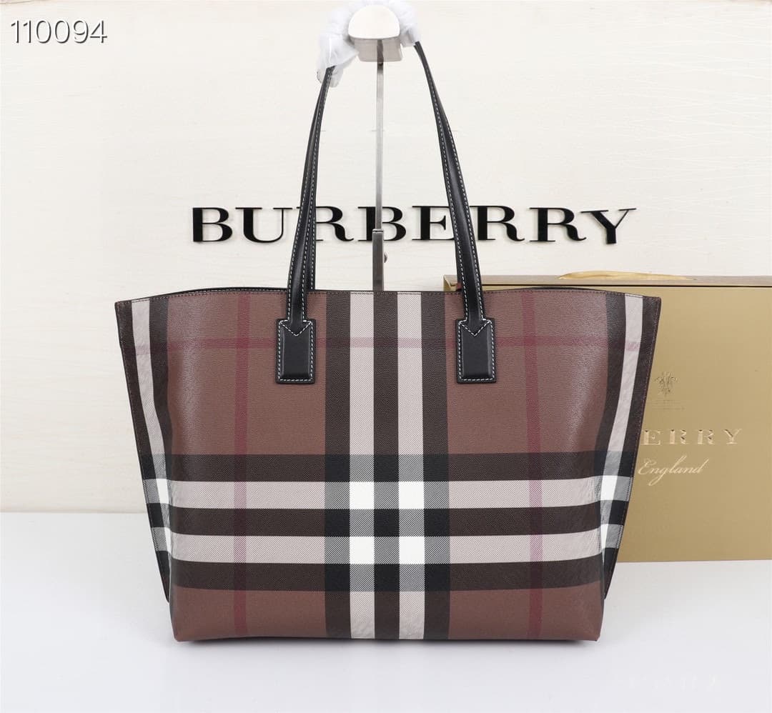C47 🔥🔥Tote bag from B brand – has ample space inside. Made from high-quality Italian tanned suede leather.[Color] Decorative, shiny details; T/B-specific branding; includes a mirror pendant covered with leather. 34 x 14 x 28cm, 2088 — image 2