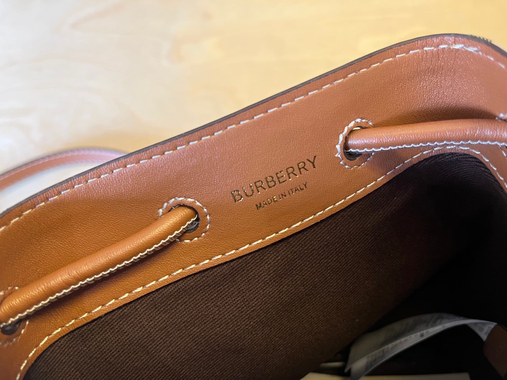 C15 B Brand Mini Bucket Bag with Pins, Vintage/retro Burberry pattern, Italian tanned leather trim and TB exclusive logo. 11, 16.5, 18.5cm detachable adjustable diagonal straps. Adjustable pin closure. Hand-painted lacquered edges. Glossy metal accessorie — image 8