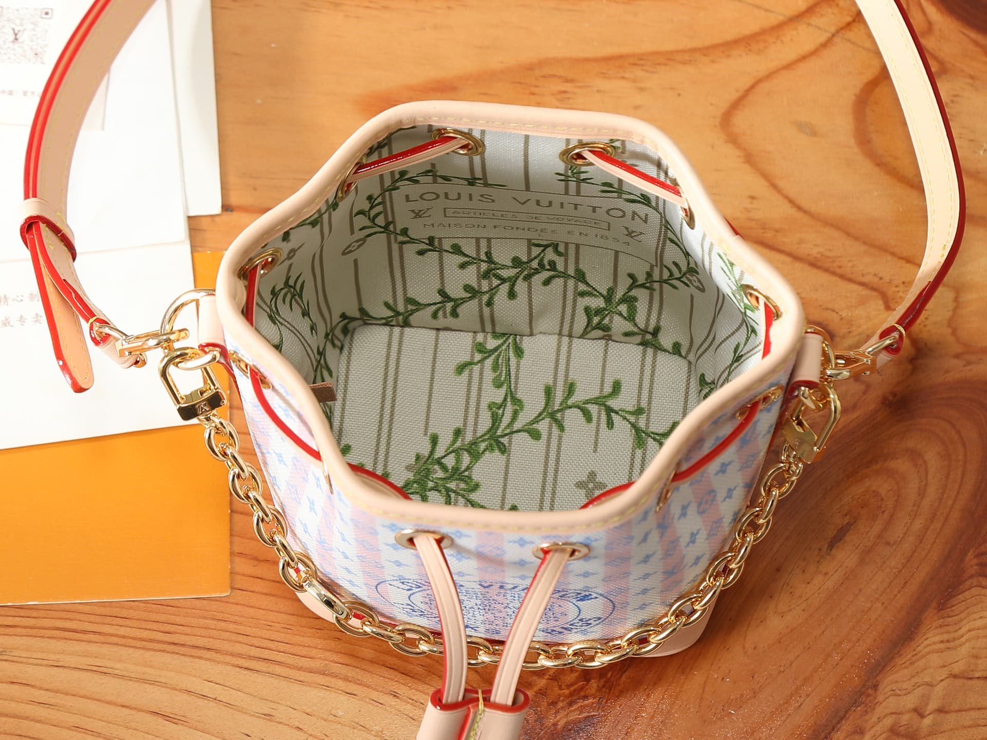 C5200 P【163C01 Dynamic Chip】‼️ Top-quality original items, enhanced version‼️ Nano Noé handbag made from LV Stamp canvas. It pays tribute to the brand’s exquisite craftsmanship and traditional manufacturing techniques. Equipped with detachable leather str — image 8