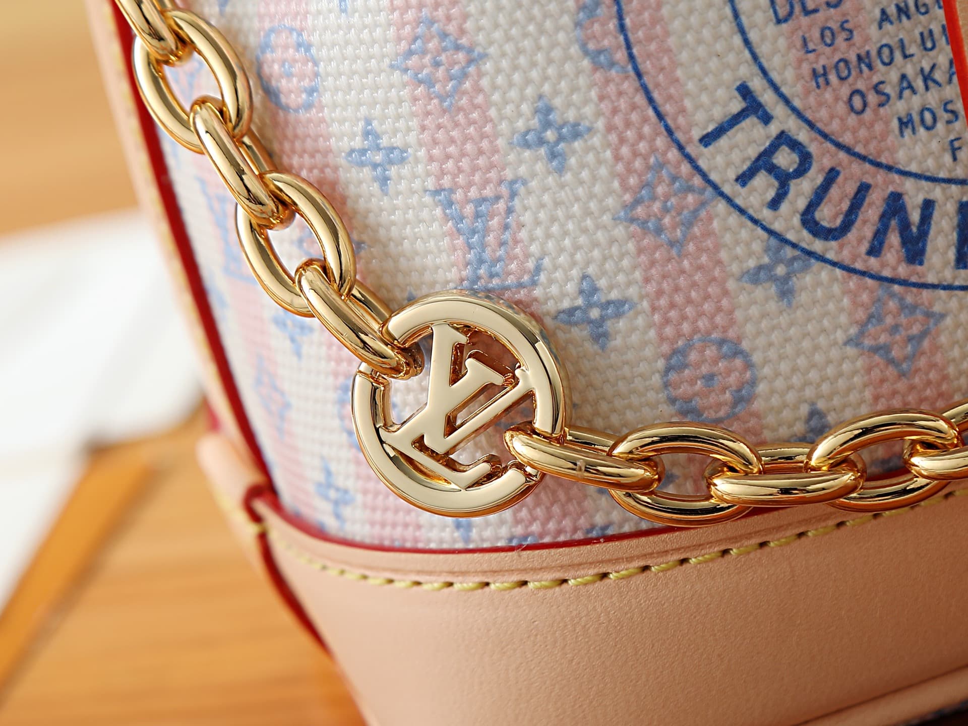 C5200 P【163C01 Dynamic Chip】‼️ Top-quality original items, enhanced version‼️ Nano Noé handbag made from LV Stamp canvas. It pays tribute to the brand’s exquisite craftsmanship and traditional manufacturing techniques. Equipped with detachable leather str — image 5