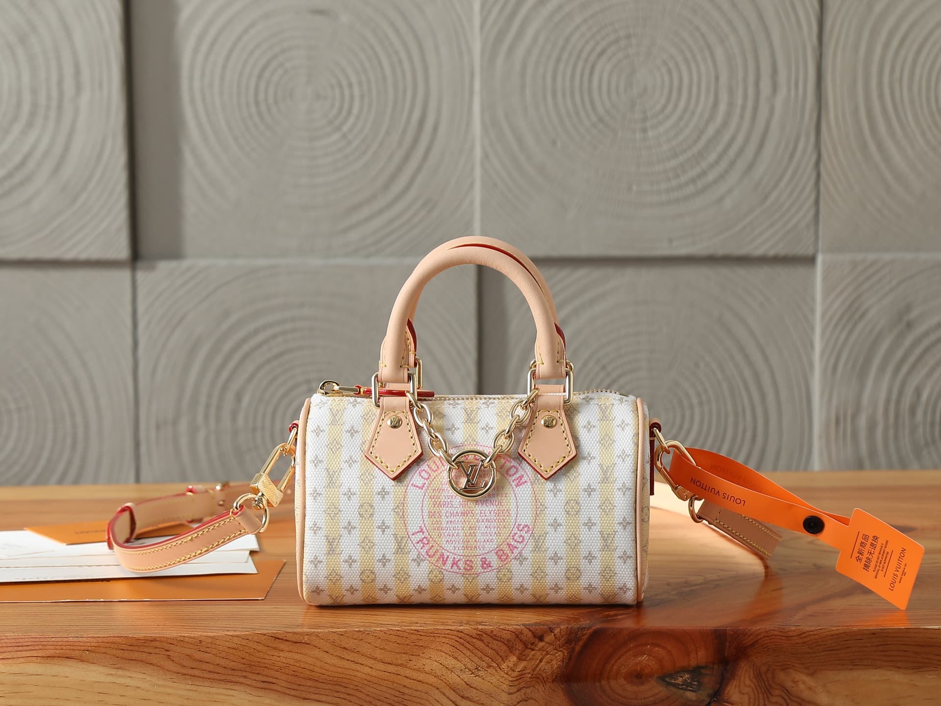 C4980 P【163C01 Dynamic Chip】‼️ Premium original items, enhanced version‼️ Nano Speedy handbag features fine canvas with LV Stamp branding. In elegant colors, it showcases the brand’s exquisite craftsmanship and heritage. With decorative chains and ample s — image 1