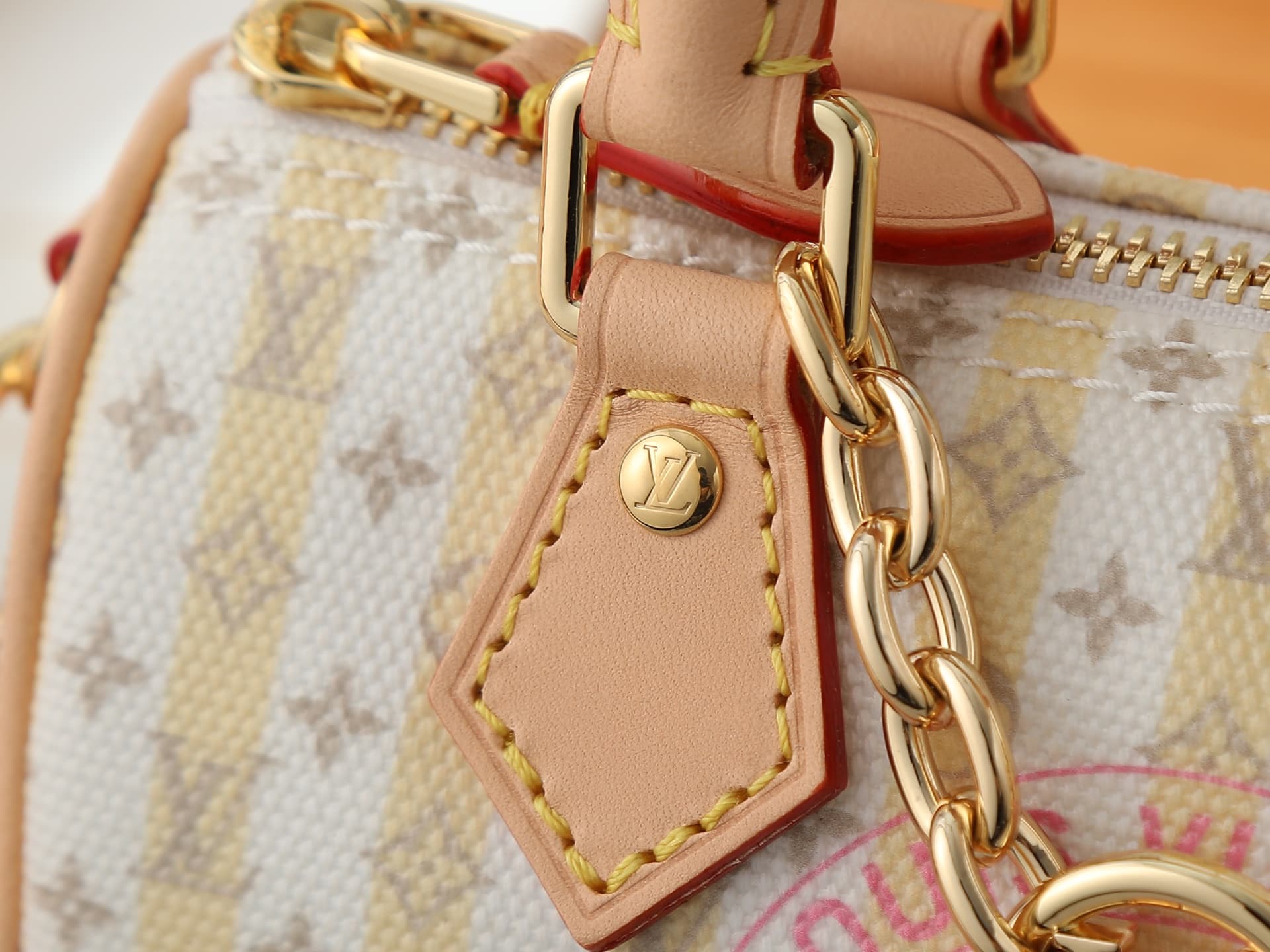 C4980 P【163C01 Dynamic Chip】‼️ Premium original items, enhanced version‼️ Nano Speedy handbag features fine canvas with LV Stamp branding. In elegant colors, it showcases the brand’s exquisite craftsmanship and heritage. With decorative chains and ample s — image 4