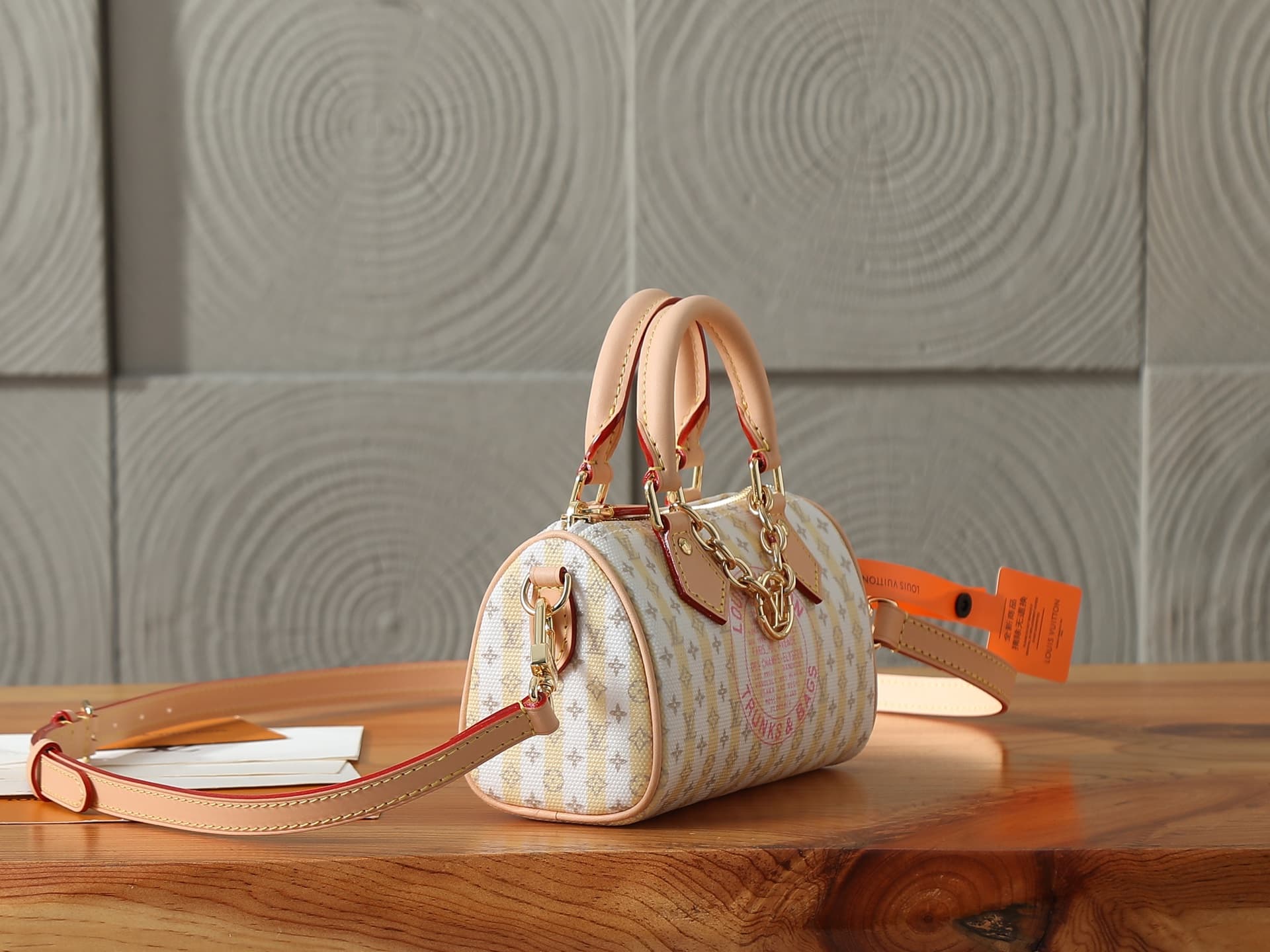 C4980 P【163C01 Dynamic Chip】‼️ Premium original items, enhanced version‼️ Nano Speedy handbag features fine canvas with LV Stamp branding. In elegant colors, it showcases the brand’s exquisite craftsmanship and heritage. With decorative chains and ample s — image 2