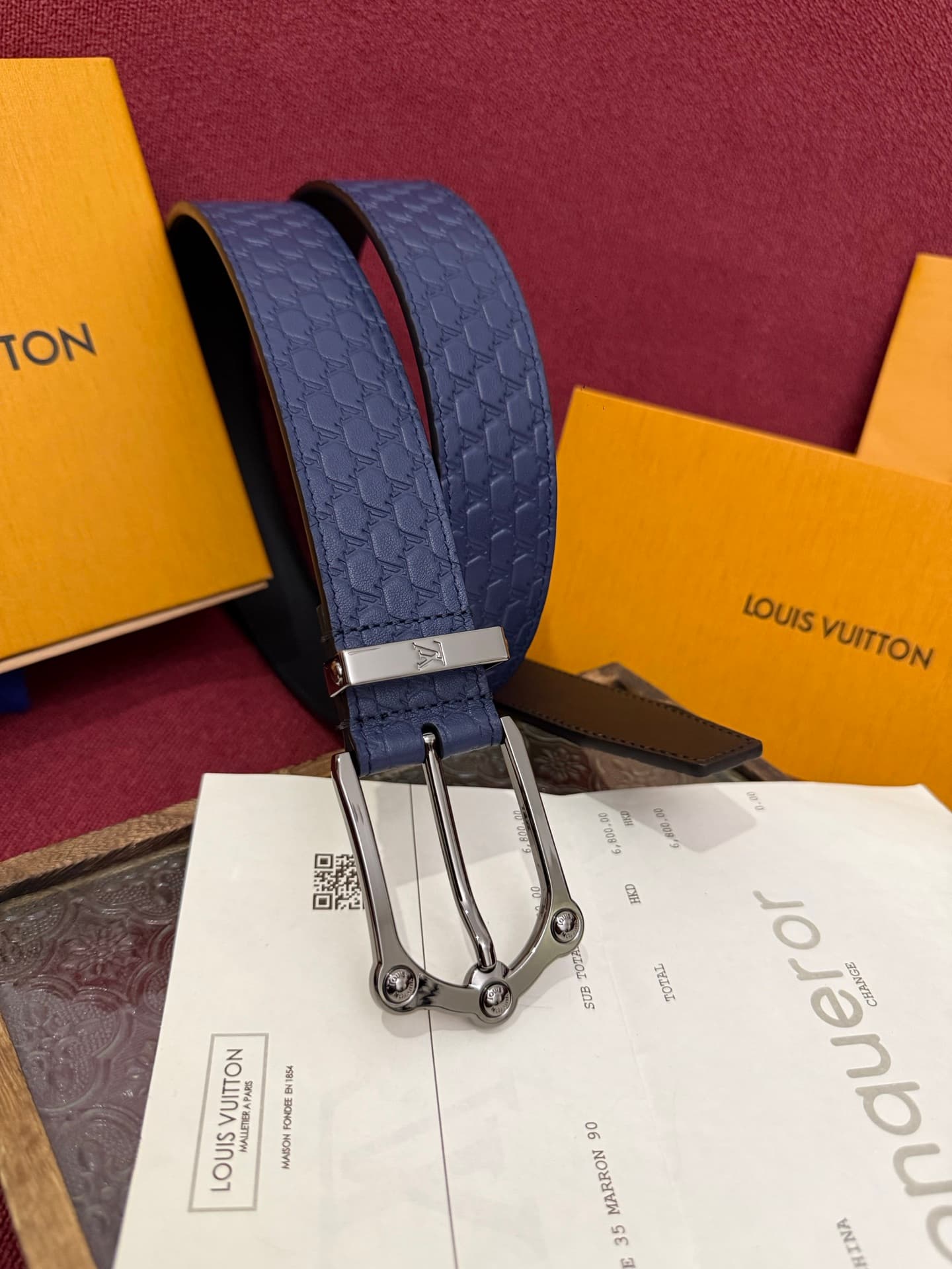 C32903 The Frog 3.5mm Reversible Belt in Crocodile is a stylish and eye-catching product. The textured cowhide material enhances the solid feel of the decorative buttons, while the surface is adorned with letter patterns decorated in palladium-colored col — image 2