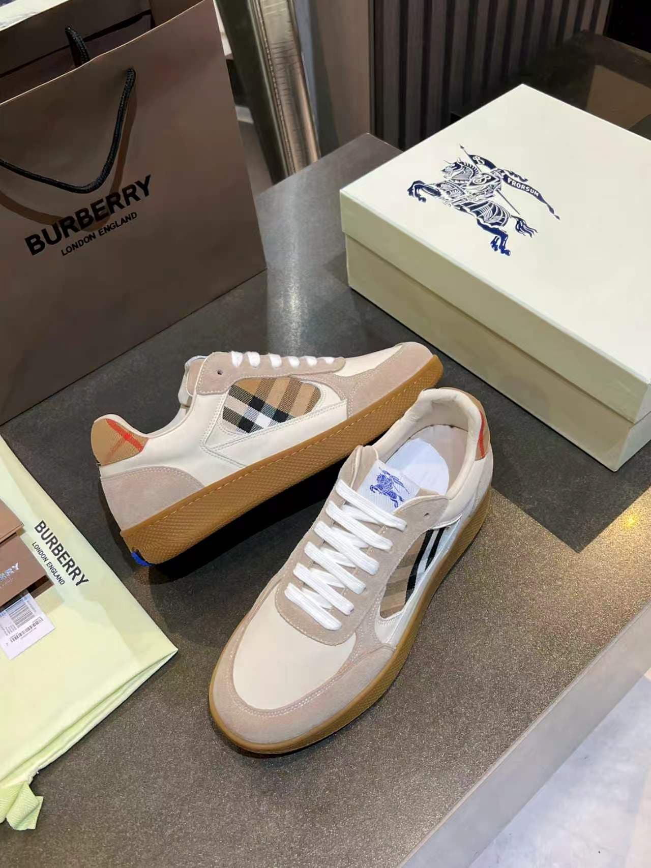 D3143 BURBERRY — image 6