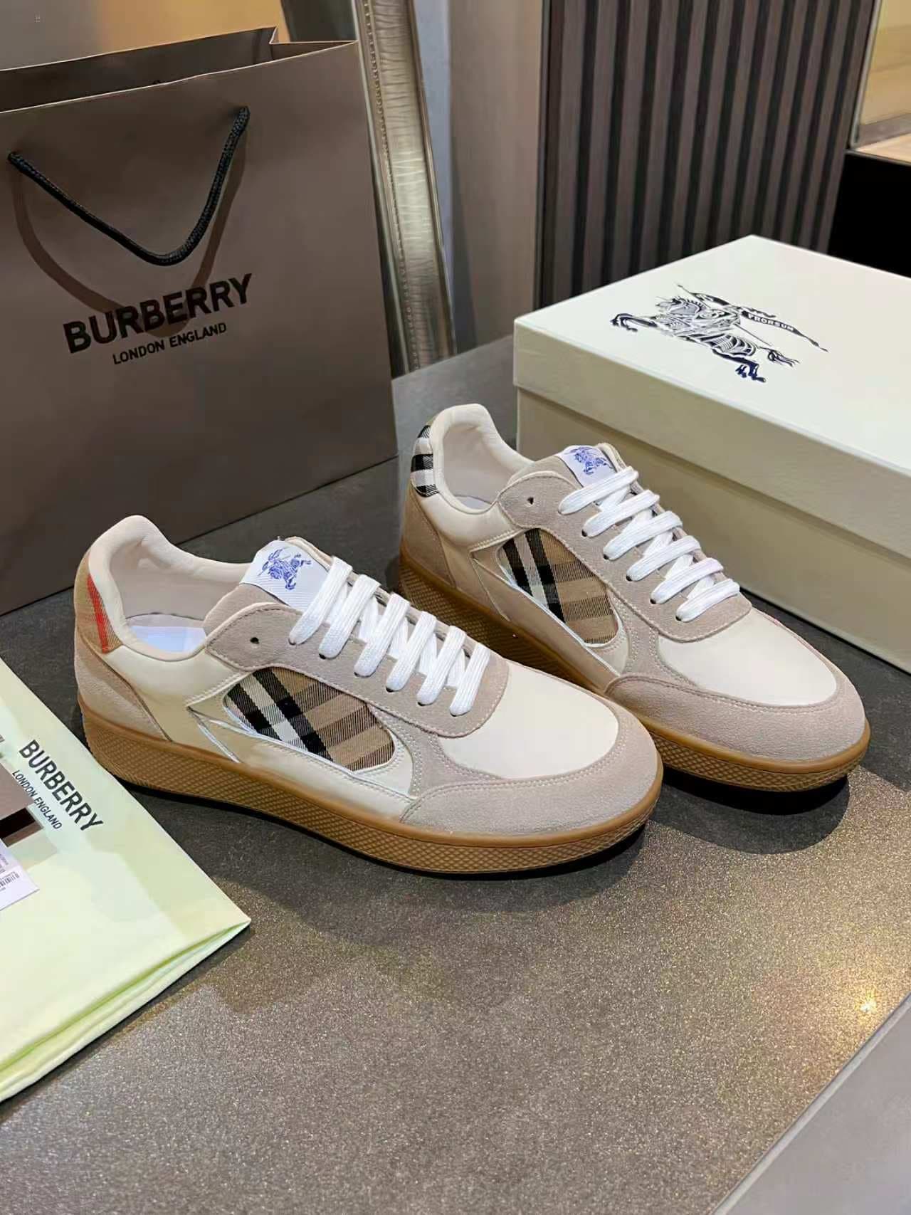 D3143 BURBERRY — image 1