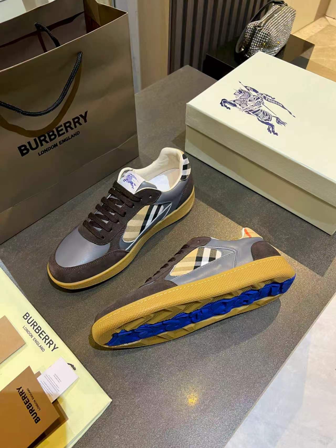 D3139 BURBERRY — image 6