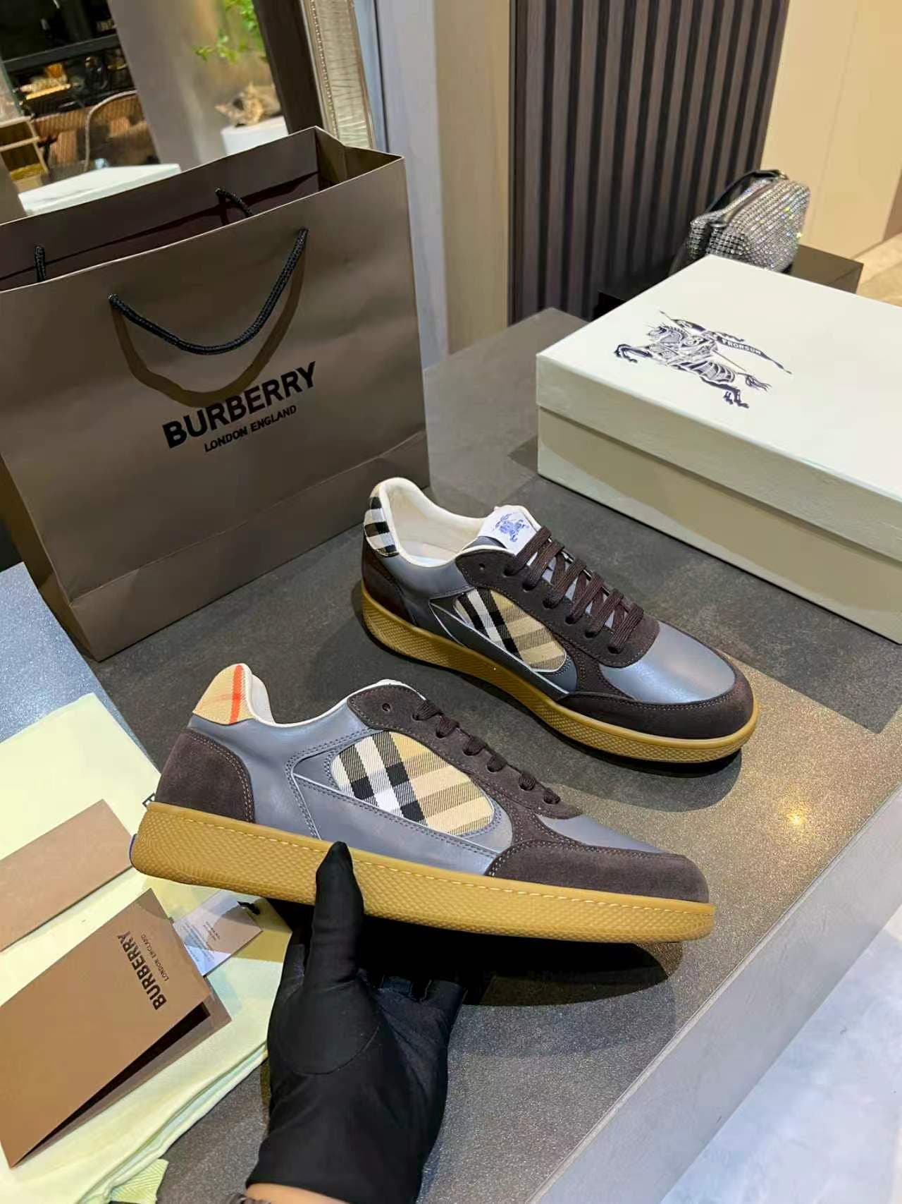 D3139 BURBERRY — image 5