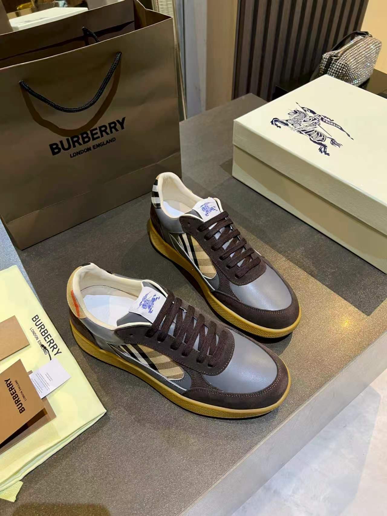 D3139 BURBERRY — image 7