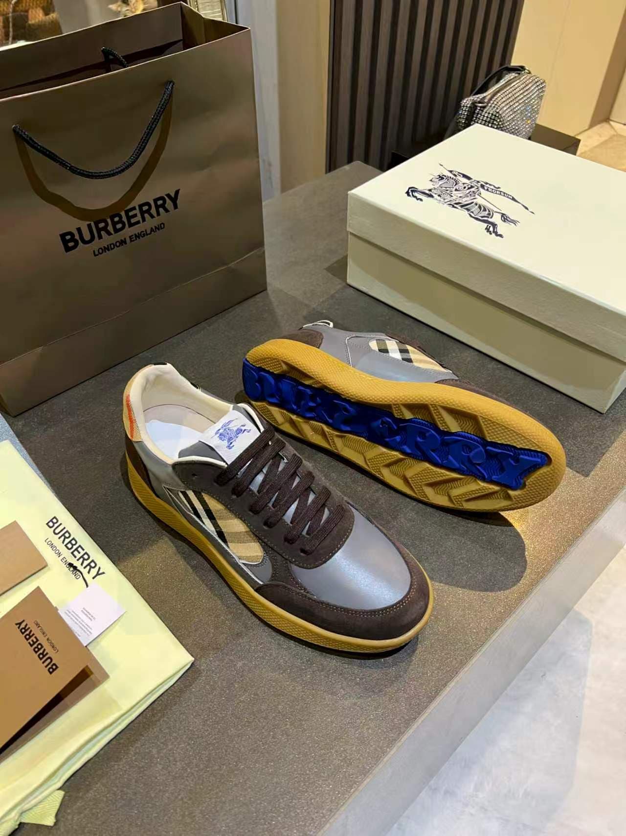 D3141 BURBERRY — image 2