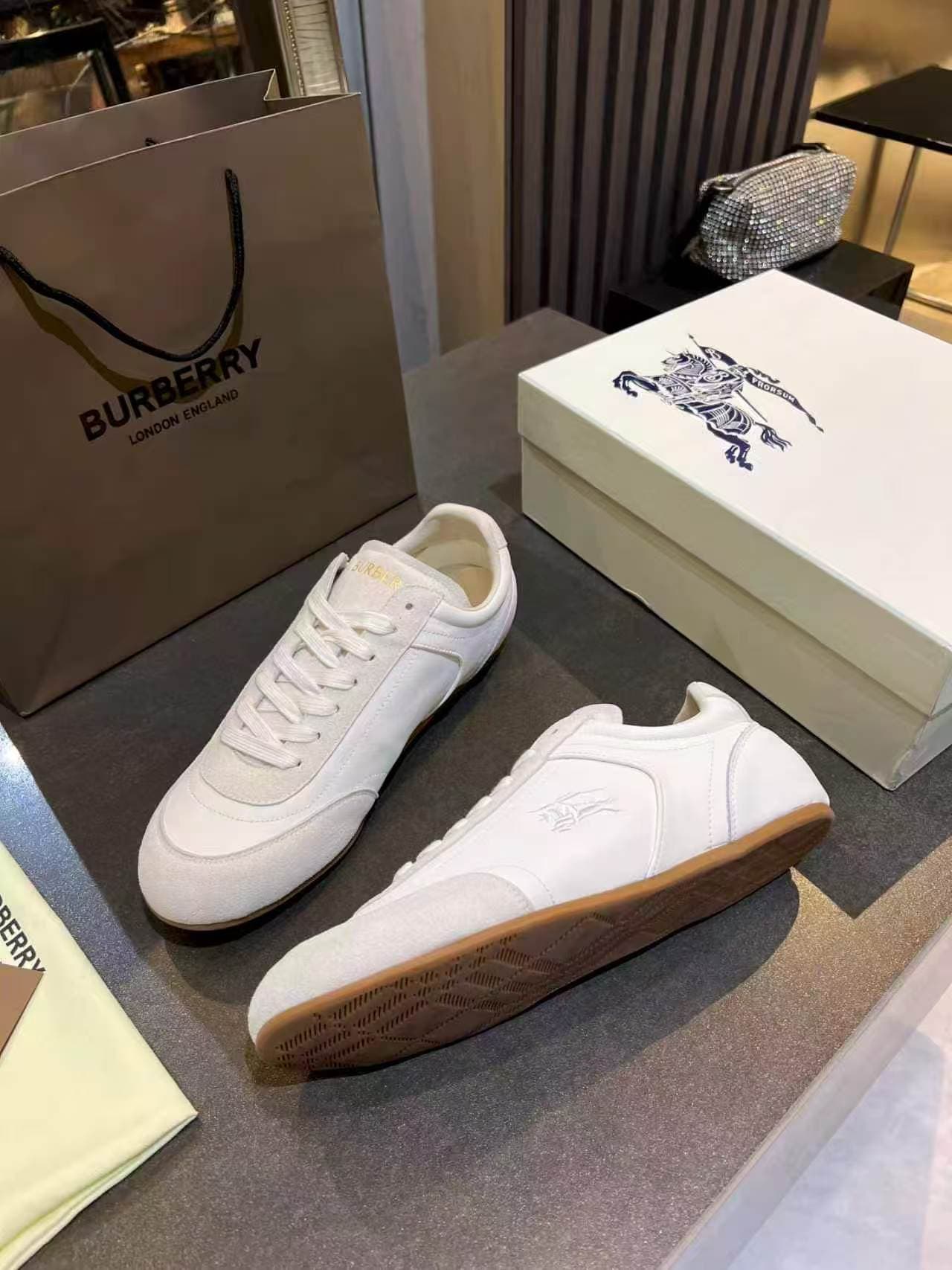 D3146 BURBERRY — image 5