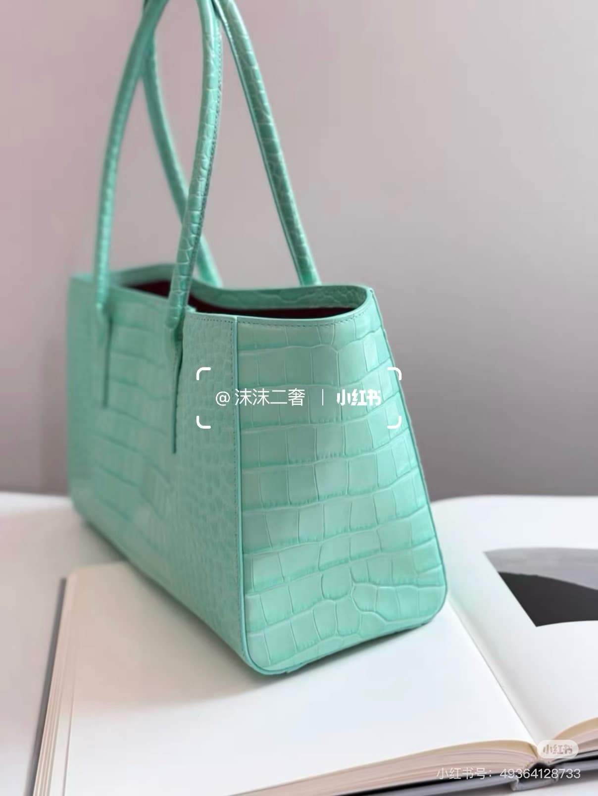 C3198 .6977 Crocodile style: Mint green — image 3
