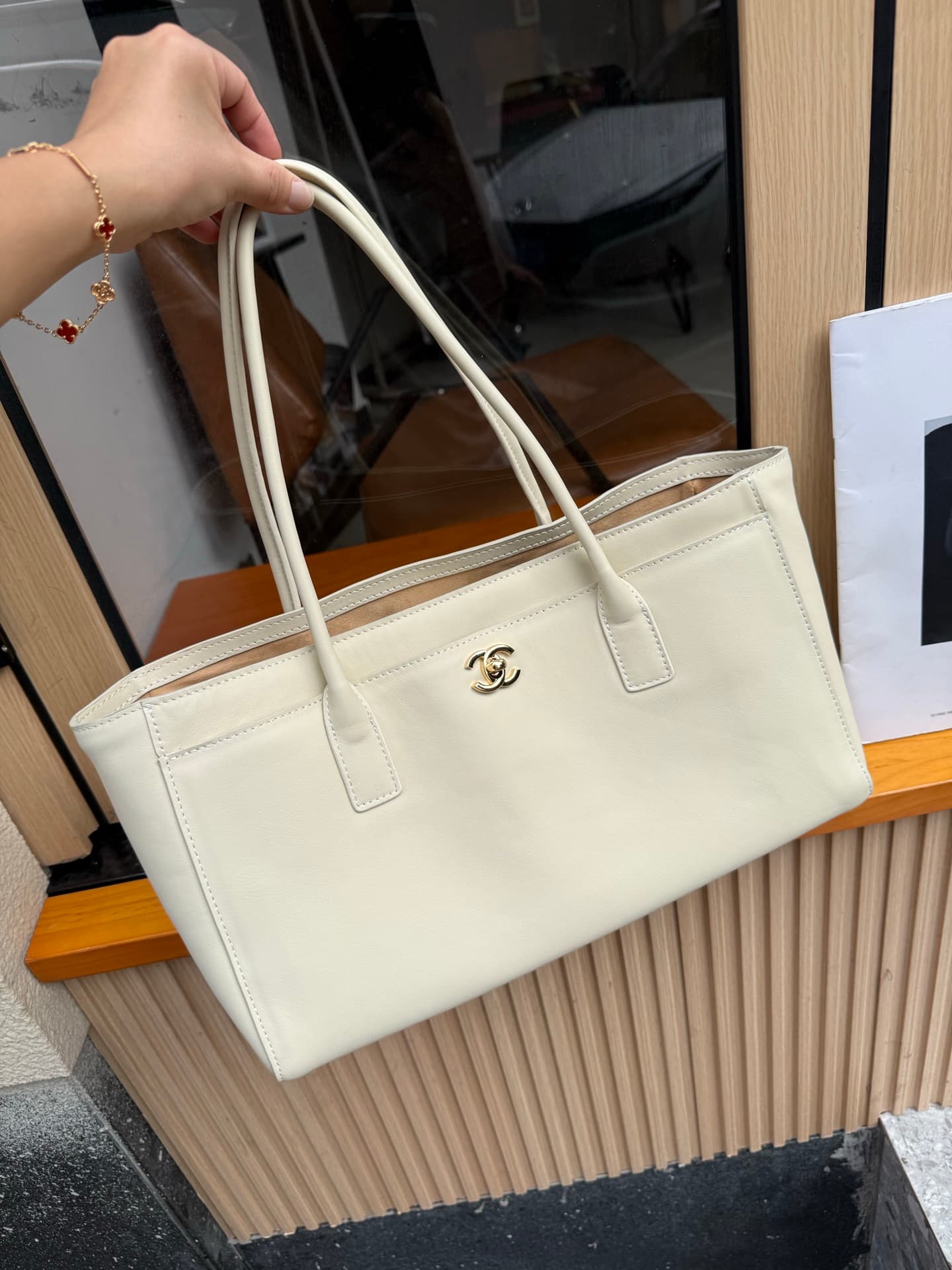 C3197 💰230.6976 Ivory color, ready for shipment — image 1