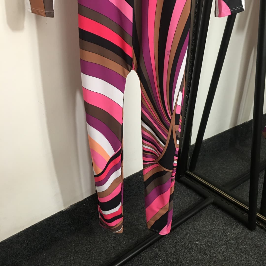 C24952 Style number 20250721 Pucc* New model, non-positioned, abstract print, long-sleeved bodysuit swimsuit (with chest pad), pink, S-XL. 【Size M: Chest circumference 76, sleeve length 55, total length 134】 — image 3