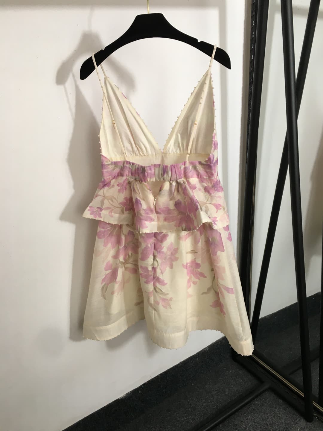 C18256 Item number: 20252648 Zimmermann new model – purple floral print, ruffled V-neck dress with waist belt. Short skirt, beige and black colors, sizes S-XL. [Size M; bust: 76, elastic; waist: 74; length: 82] — image 6