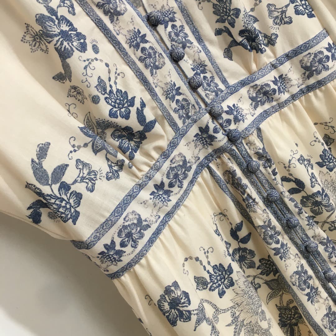 C18217 Style number 20252712 Zimmermann new model, elegant vintage/retro floral print, V-neck, waist-catching lantern long-sleeved dress. Colors: blue, pink, brown. S-XL sizes available. [Size M: bust 92, waist 78, sleeve length 65, overall length 145, we — image 5