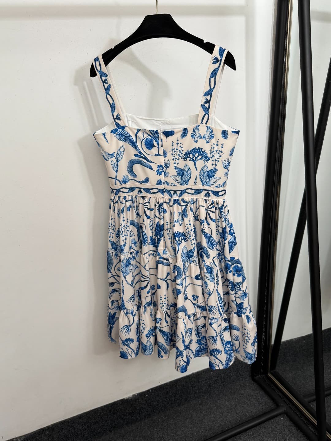 C18230 Style No. 20253779 Zimmermann new model, stylish vintage/retro flower print, belt-style skirt dress, short skirt, white, S-XL. [Size M: bust 86, waist 74, total length 91] — image 4