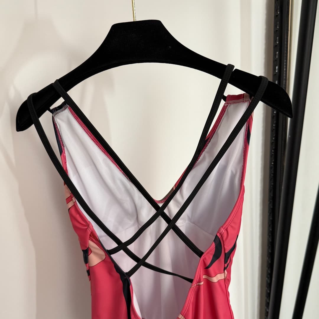 C24942 Order number: 20253917 Pucc*. New bikini with V-neck and backless design, rose red color, available in sizes S-XL. — image 5
