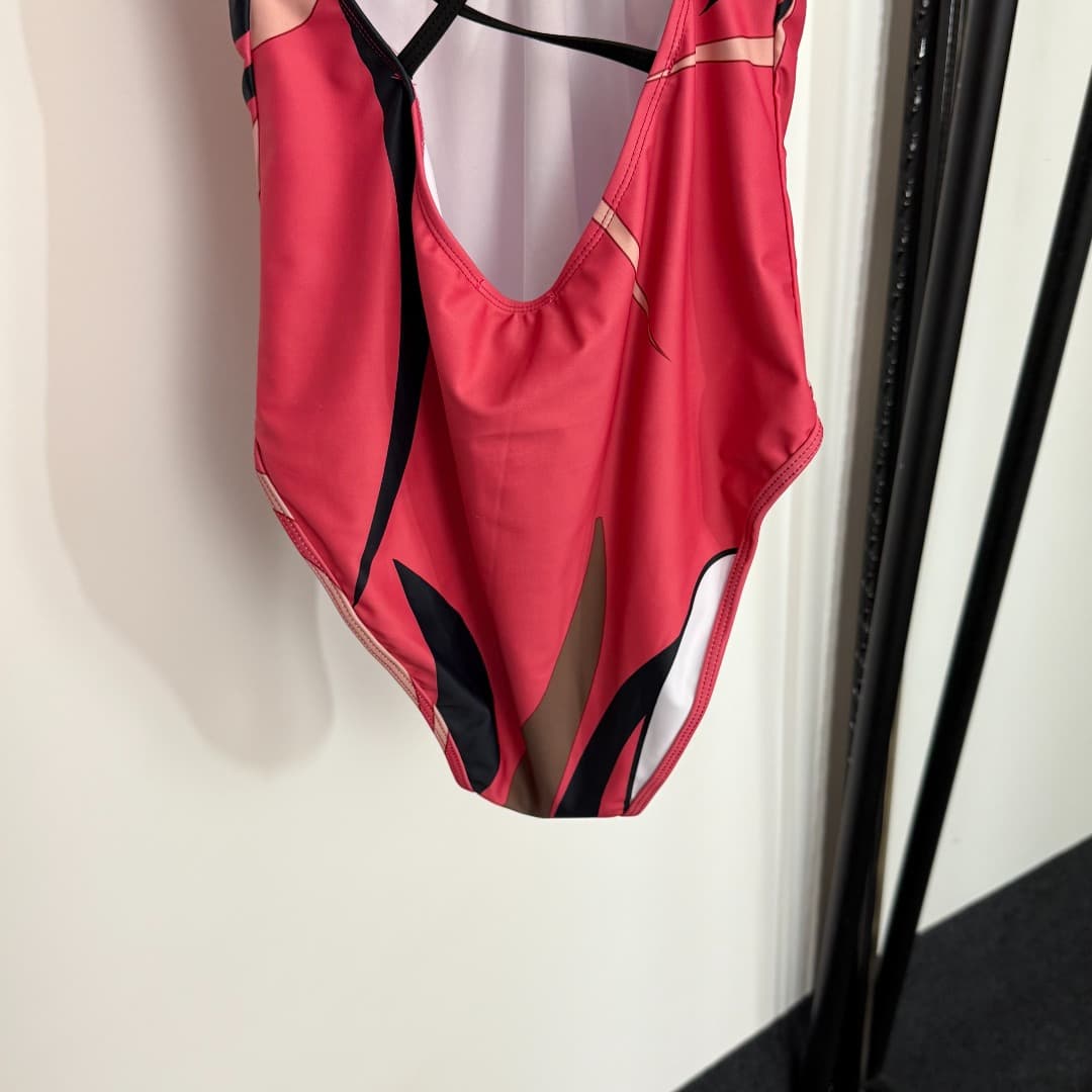 C24942 Order number: 20253917 Pucc*. New bikini with V-neck and backless design, rose red color, available in sizes S-XL. — image 6