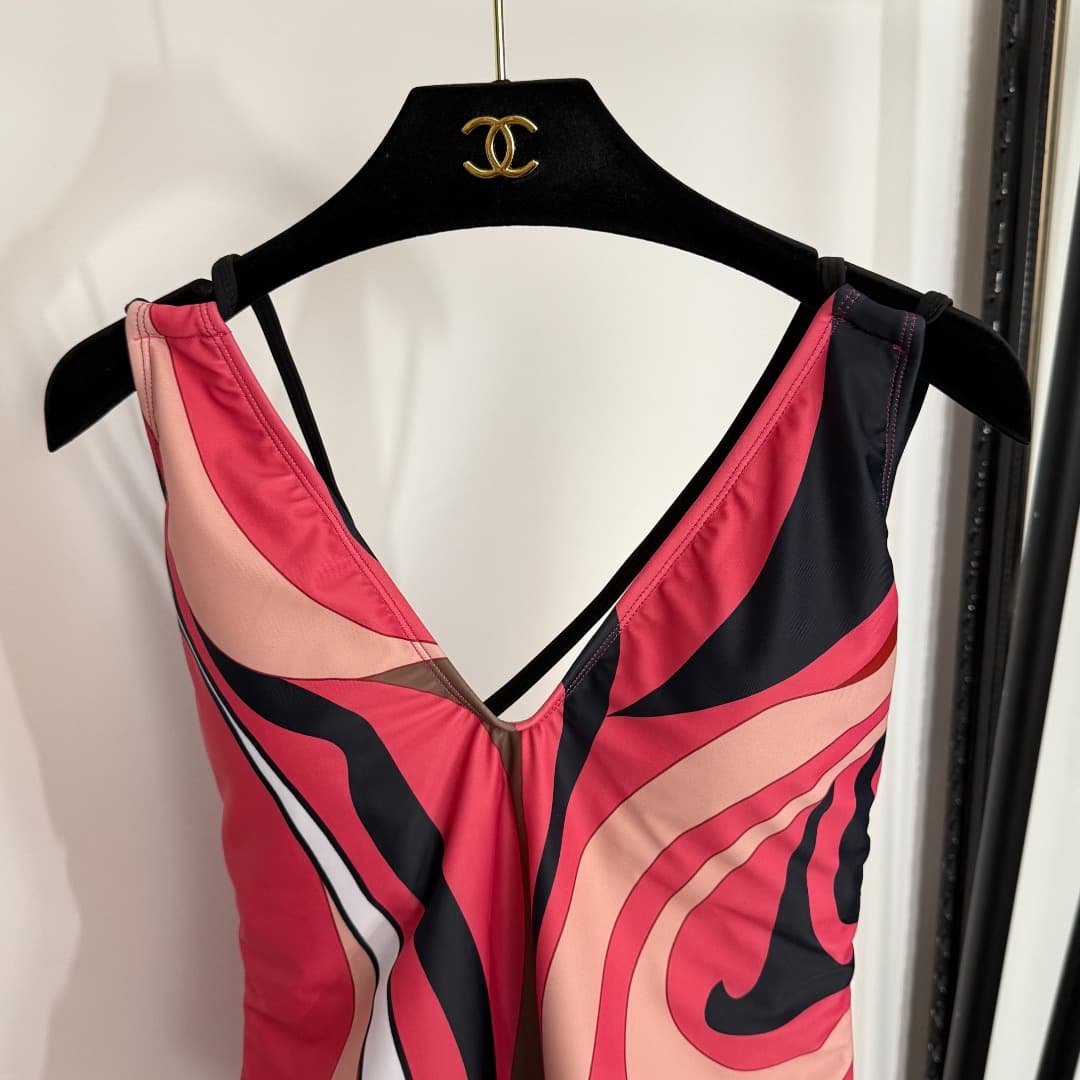 C24942 Order number: 20253917 Pucc*. New bikini with V-neck and backless design, rose red color, available in sizes S-XL. — image 2