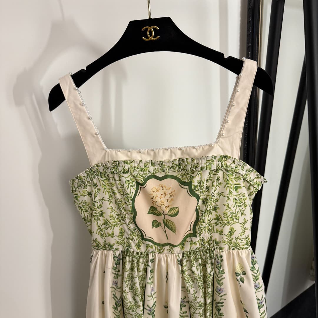 C18276 Item number 20253956 Zimmermann new model, with green flower pattern and pearl-trimmed waistband. Dress in beige color, sizes S-XL. [Size M: Bust 82, waist 72, length 116] — image 2