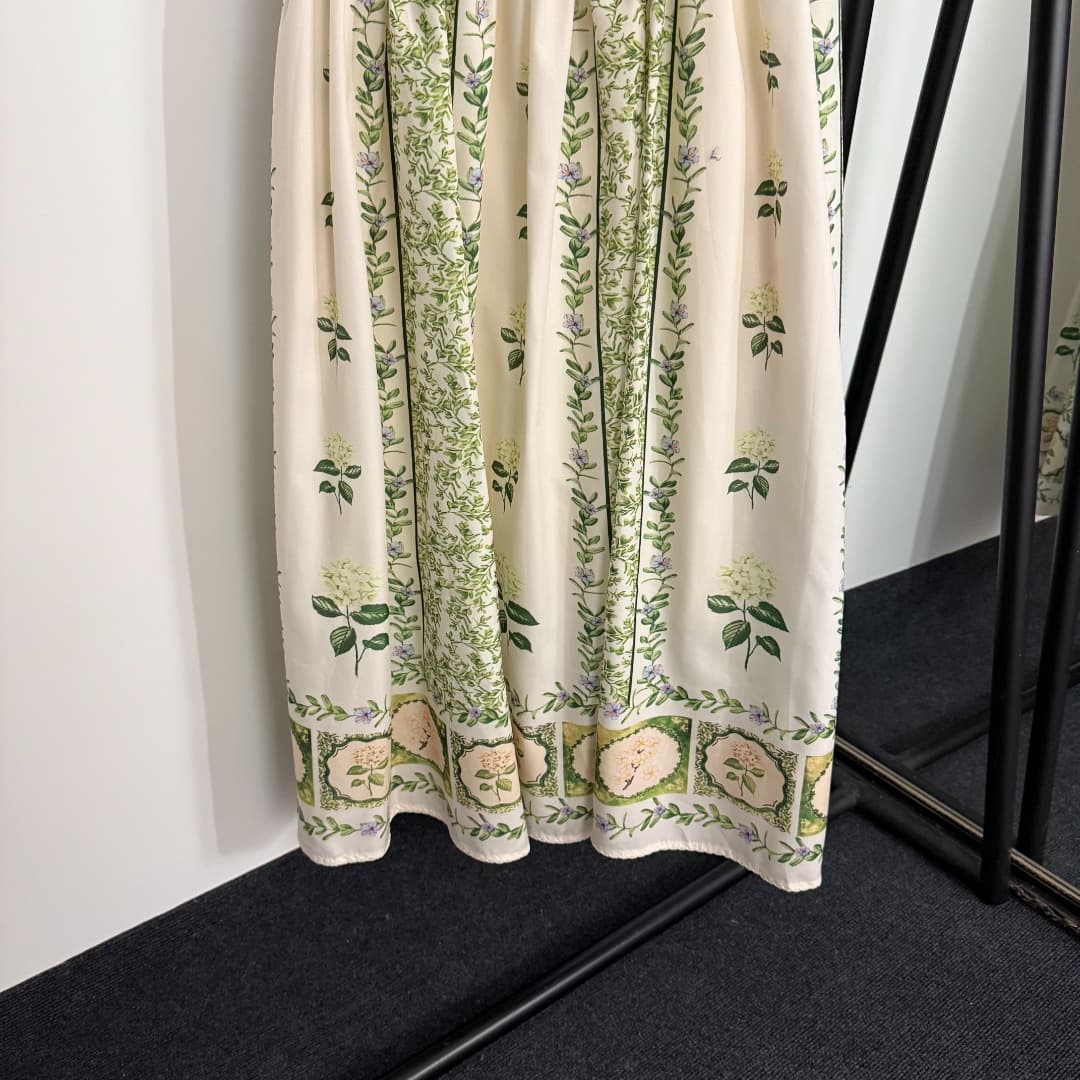 C18276 Item number 20253956 Zimmermann new model, with green flower pattern and pearl-trimmed waistband. Dress in beige color, sizes S-XL. [Size M: Bust 82, waist 72, length 116] — image 3