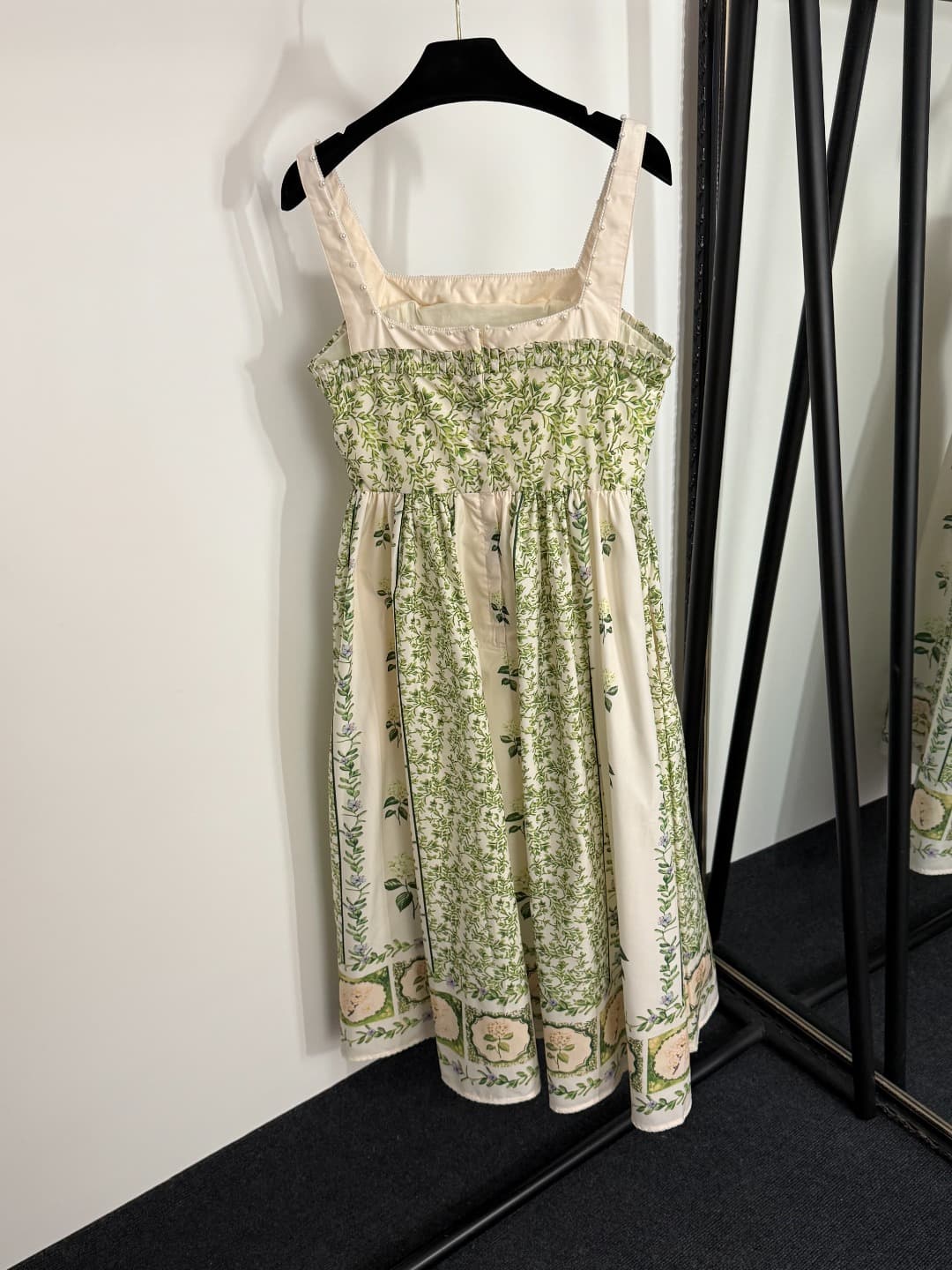 C18276 Item number 20253956 Zimmermann new model, with green flower pattern and pearl-trimmed waistband. Dress in beige color, sizes S-XL. [Size M: Bust 82, waist 72, length 116] — image 6