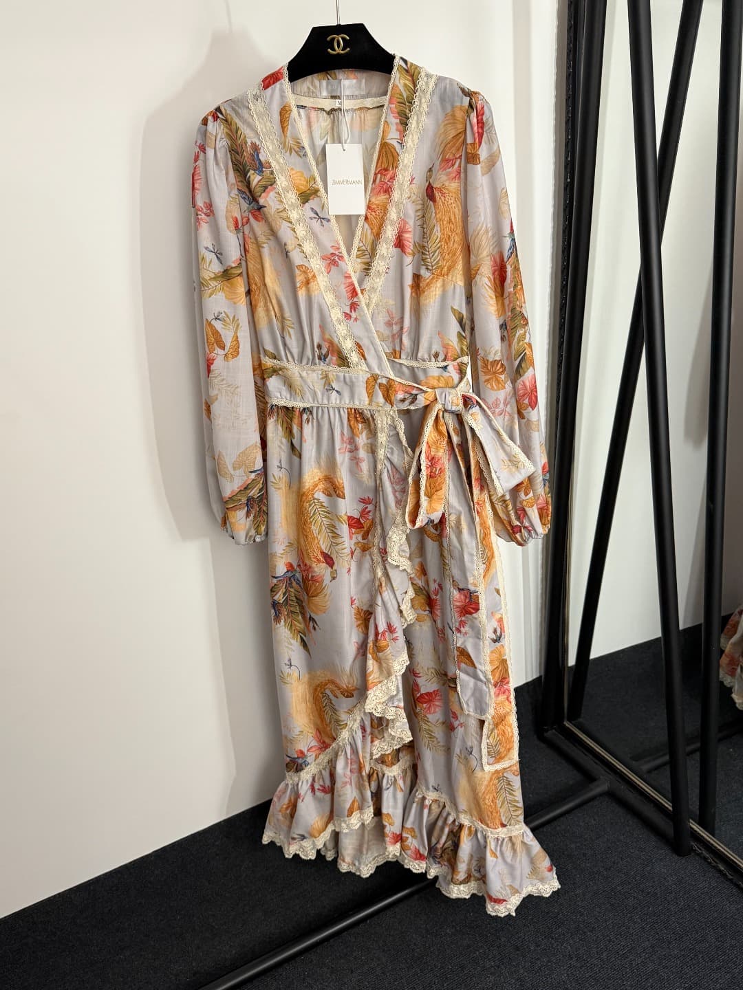 C18359 Style number 20253957 Zimmermann new model: Leaf-patterned lace, ruffles, waist-cinching V-neck, long-sleeved dress, light purple color, S-XL size. [Size M: bust 88, sleeve length 62, overall length 132] — image 1