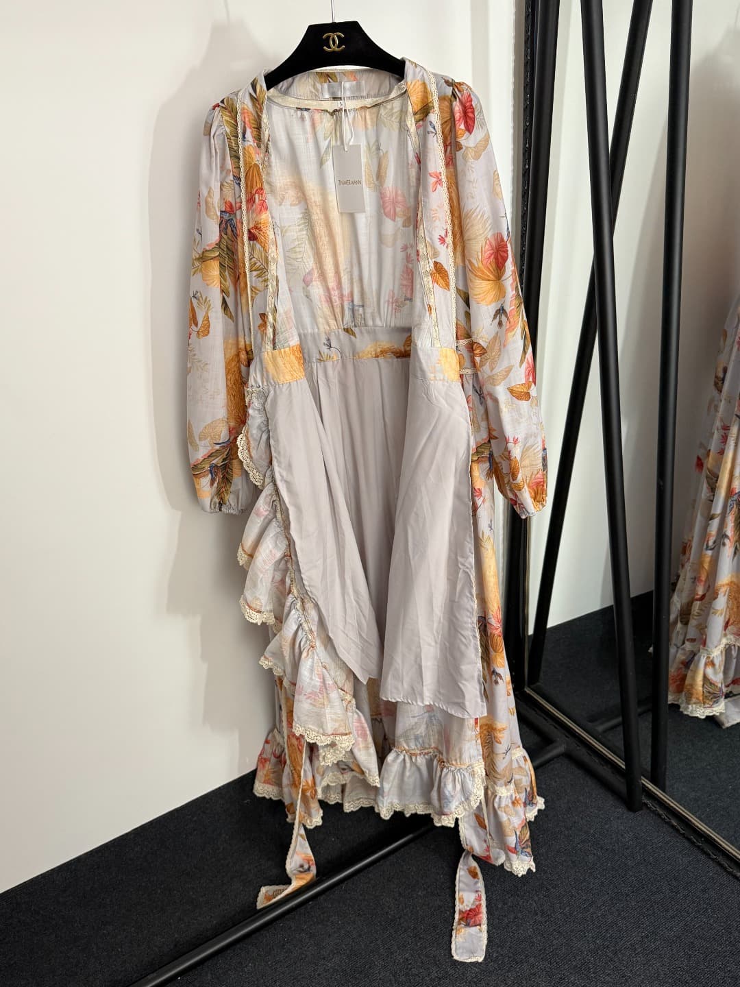 C18359 Style number 20253957 Zimmermann new model: Leaf-patterned lace, ruffles, waist-cinching V-neck, long-sleeved dress, light purple color, S-XL size. [Size M: bust 88, sleeve length 62, overall length 132] — image 2