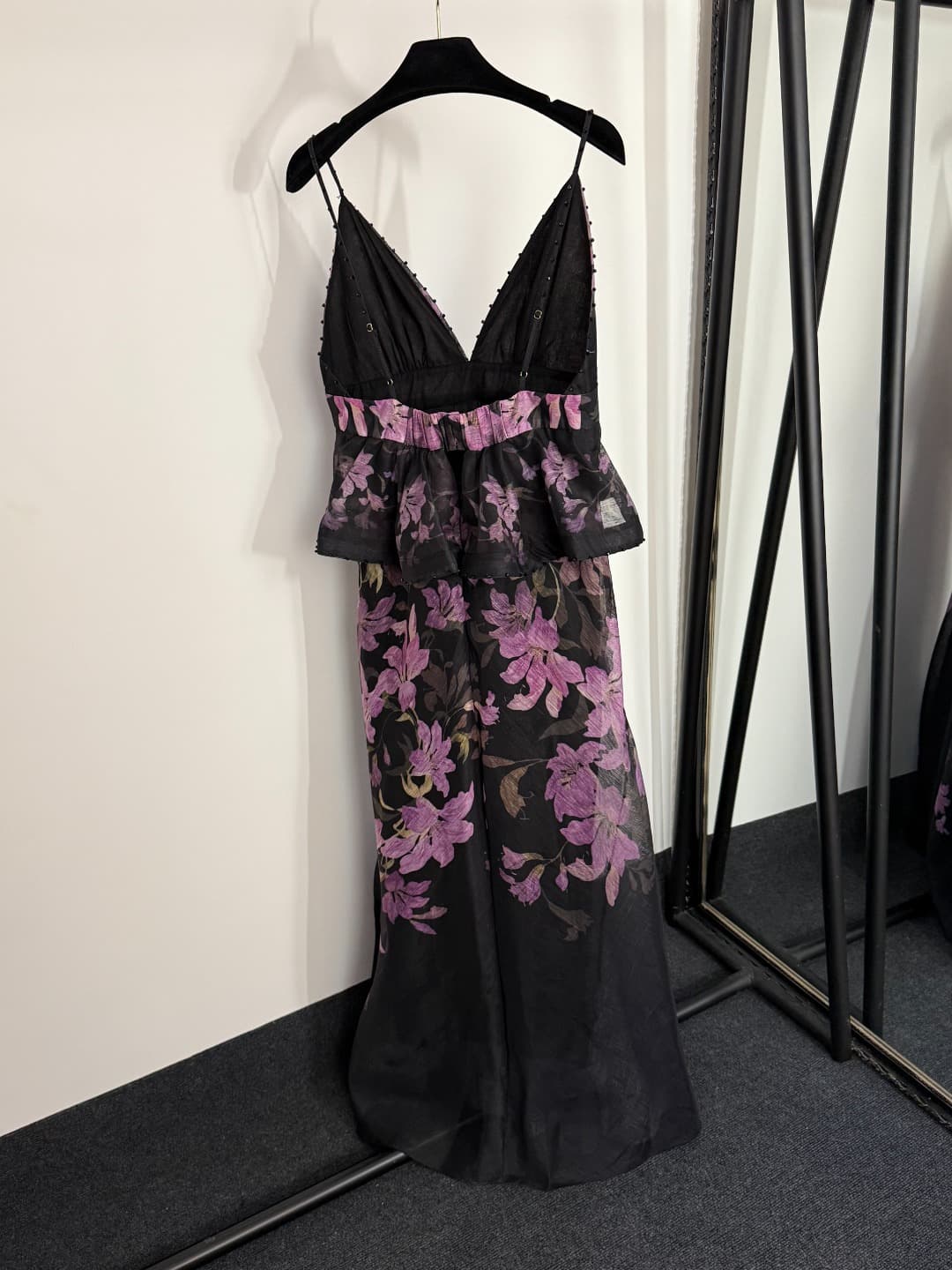 C18258 Item number: 20253959 Zimmermann – New model. Purple floral print.荷叶 silhouette with zipper-up V-neck and straps. Long dress, beige and black colors. S-XL sizes available. [Size M; elasticated bustline: 76; long length: 140] — image 4