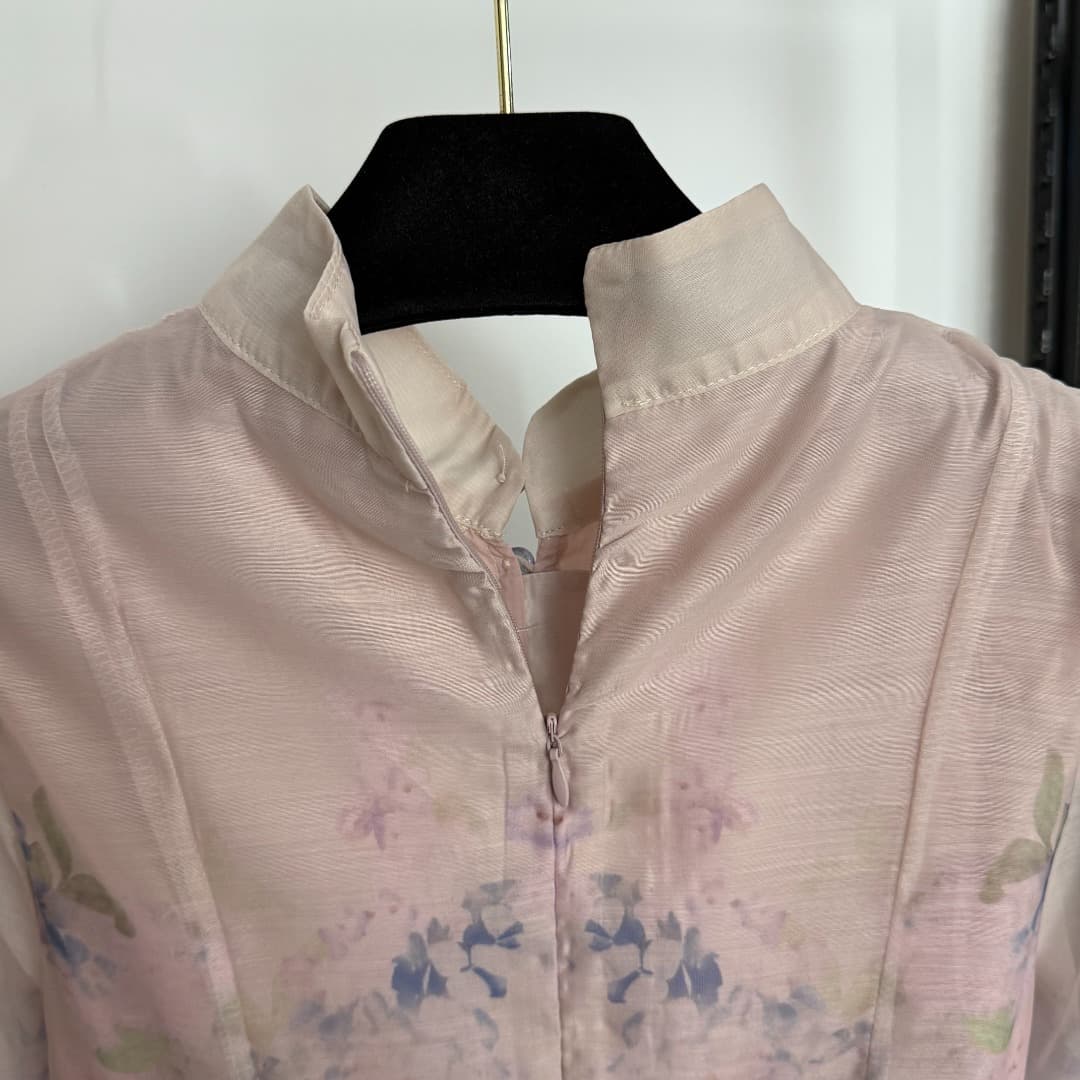 C18262 Item number: 20254120 Zimmermann new model. Hyacinth flower print,荷叶-shaped belt, bell-shaped long-sleeved dress with a short skirt. Purple and yellow colors. S-XL sizes. [Size M: bust size 90, sleeve length 66, waist size 72, overall length 95] — image 8
