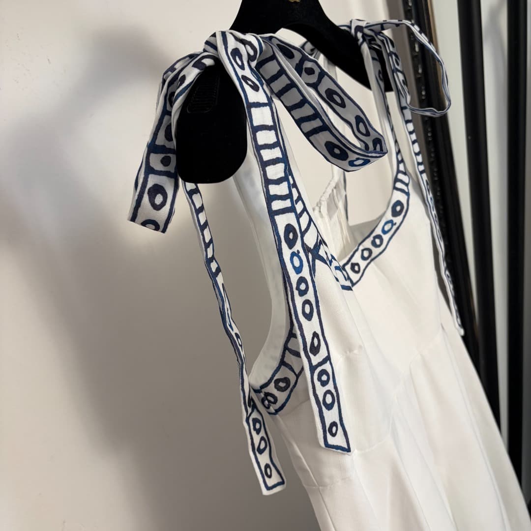 C18371 Style No. 20261542 Zimmermann* Vintage/retro abstract flower print linen wrap dress, long dress, white, S-XL. [Size M: bust 84 with elastic, waist 80 with elastic, length 132; Weight: 0, 770kg] — image 4