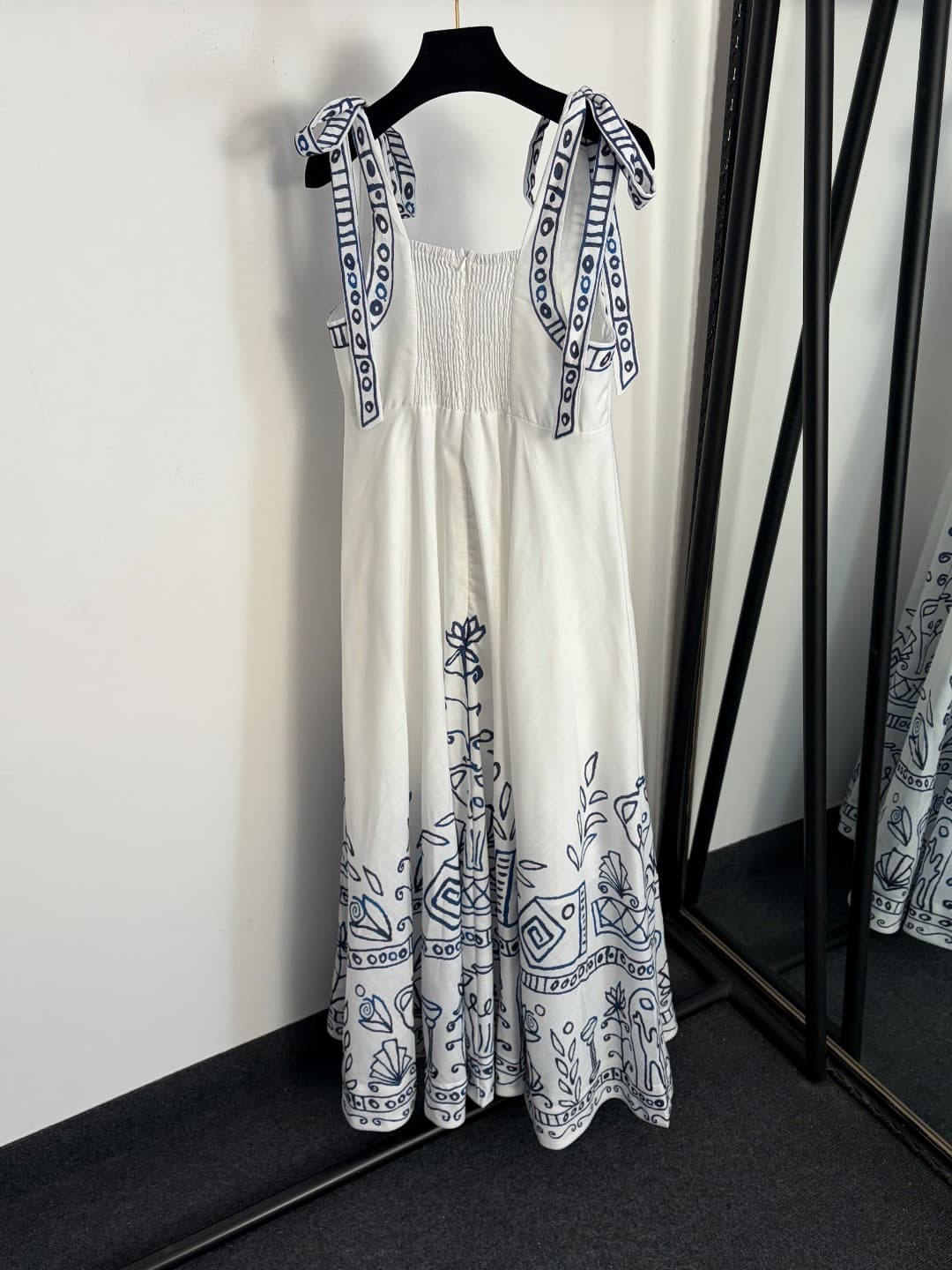 C18371 Style No. 20261542 Zimmermann* Vintage/retro abstract flower print linen wrap dress, long dress, white, S-XL. [Size M: bust 84 with elastic, waist 80 with elastic, length 132; Weight: 0, 770kg] — image 6