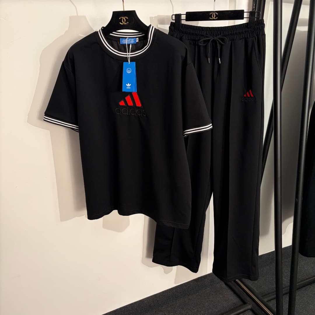 C18587 Item number: 20262584. Adida* Adidas sports set: a letter-embroidered loose-fit short-sleeved T-shirt + elastic high-waist casual pants. Colors: white, black. Sizes: S, M. [Size M: shoulder width 49, bust size 118, sleeve length 23, overall length  — image 2